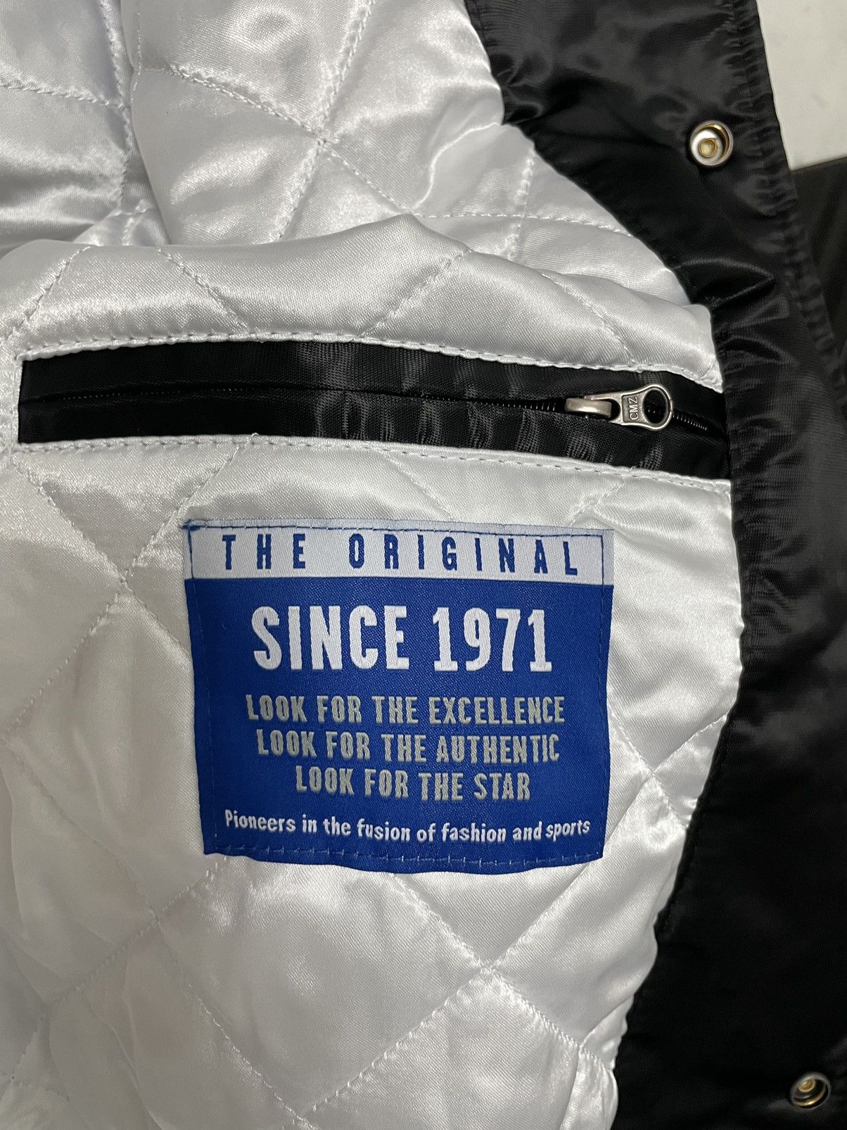 Starter 🔥 Raiders starter Jacket XL i also have it in Large Size US XL / EU 56 / 4 - 5 Thumbnail