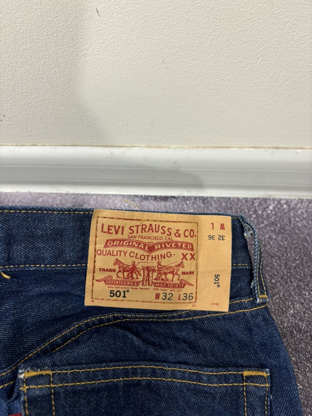 Levi's Vintage Levi’s 501 Straight Leg Button-Fly Blue Denim Jeans Size US 32 / EU 48 - 8 Thumbnail