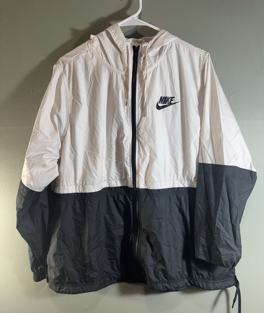 Nike Nike Windbreaker Jacket White/Black 1X Full Zip Hooded Coat Size XL / US 12-14 / IT 48-50 - 1 Thumbnail