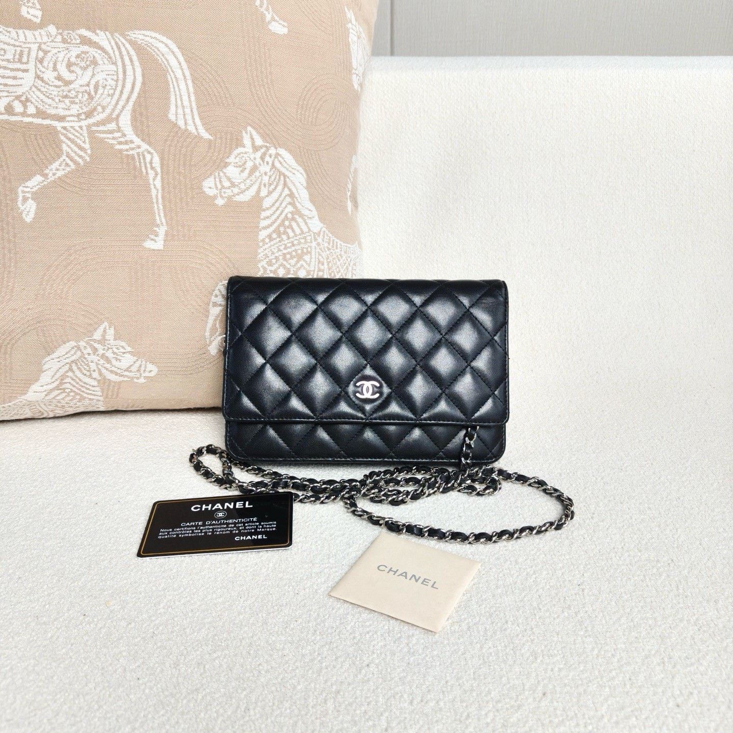 Chanel Pre-loved Bag Very good condition Size ONE SIZE - 1 Thumbnail