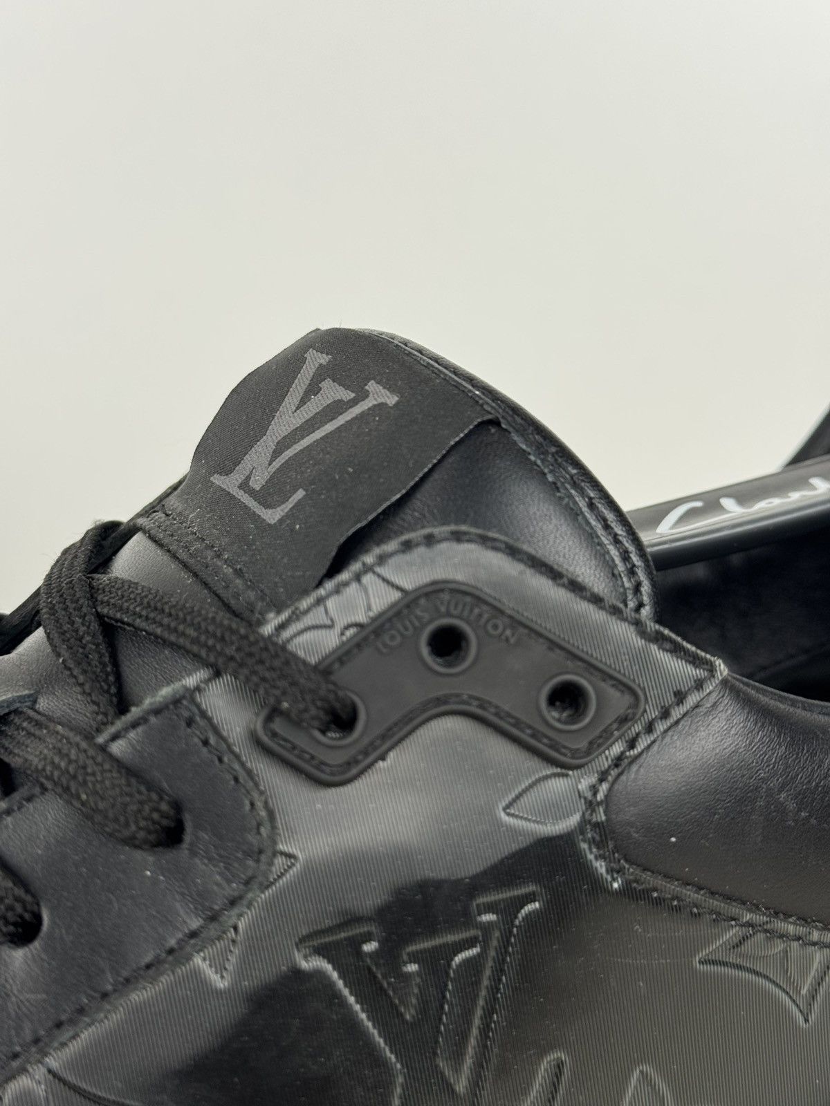 Louis Vuitton Louis Vuitton sneakers in excellent condition, sizes 9-10 Size US 10 / EU 43 - 8 Thumbnail