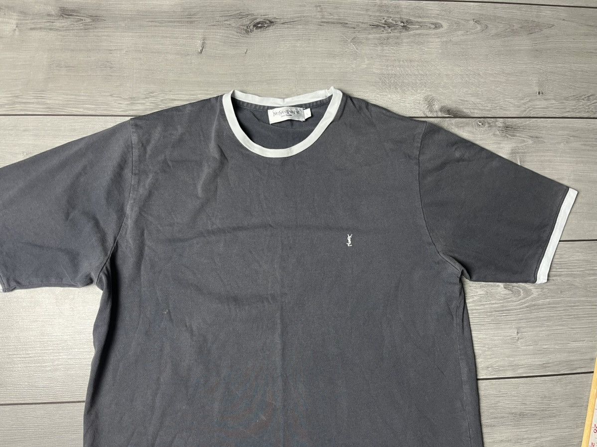 Yves Saint Laurent Yves saint laurent tshirt small logo size Large Size US L / EU 52-54 / 3 - 3 Thumbnail