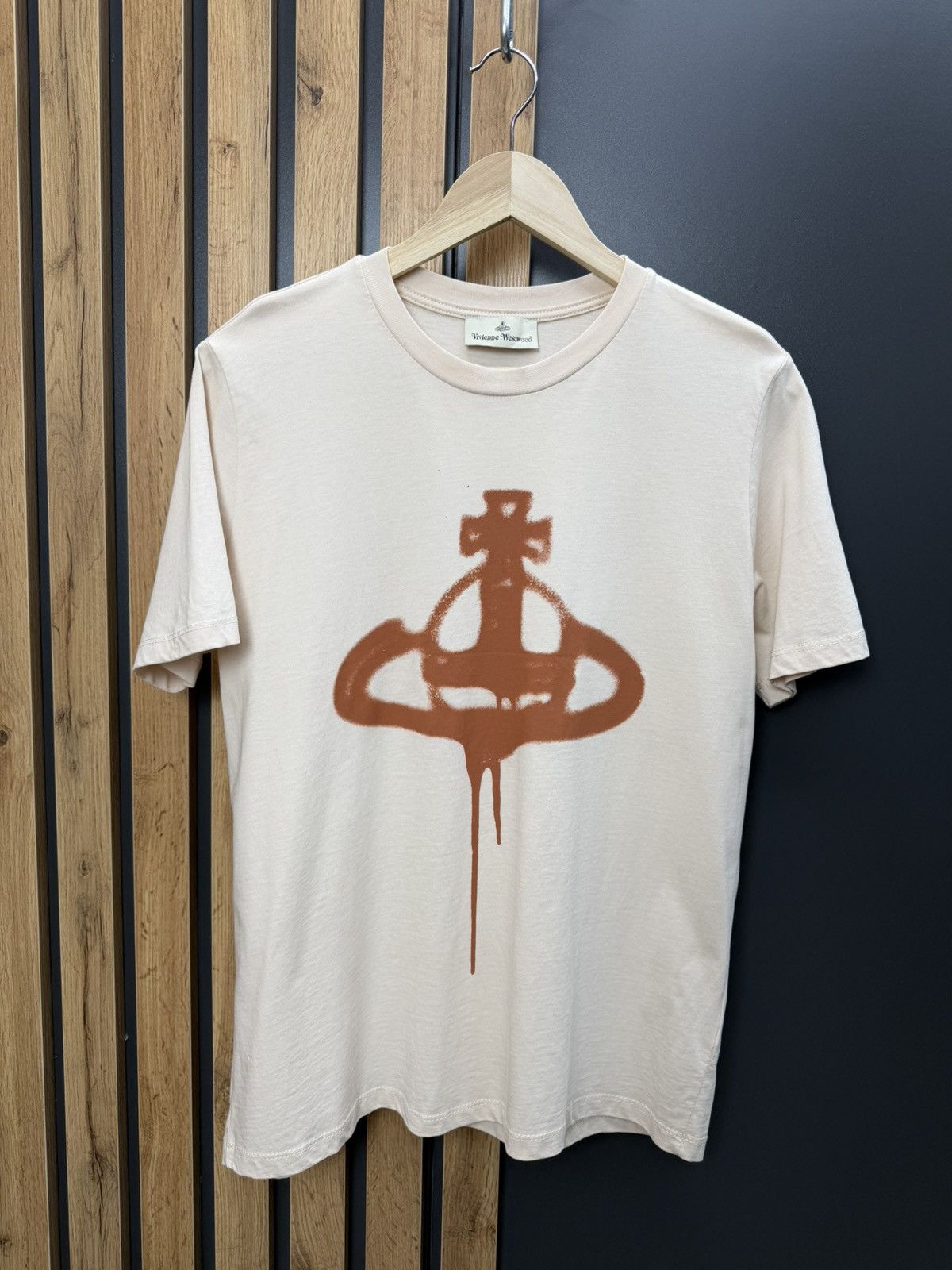 Vivienne Westwood Vivienne Westwood Orb Spray Logo T-Shirt Size M Size US M / EU 48-50 / 2 - 1 Thumbnail
