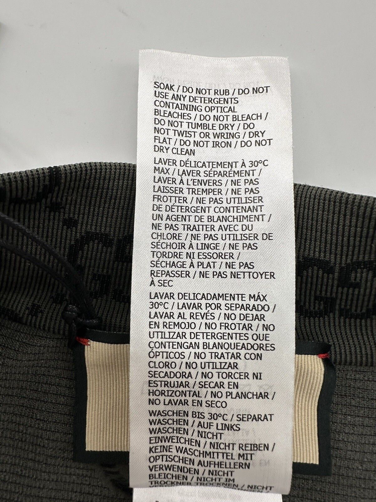 Gucci New Yoga Gym Fitness Size-L Size L / US 10 / IT 46 - 10 Thumbnail