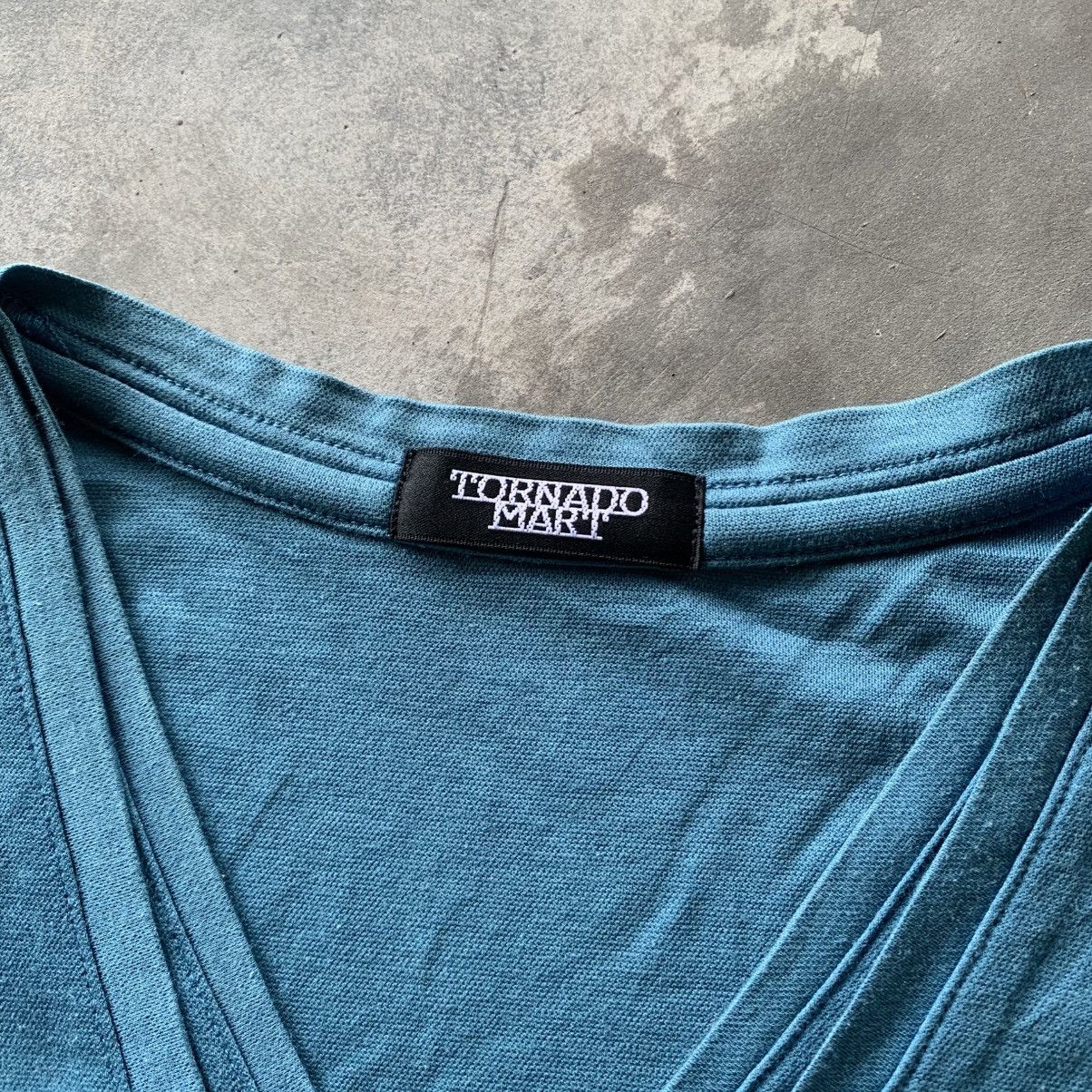Tornado Mart 2000s TORNADO MART IRIDESCENT BLUE SILVER VNECK TSHIRT Size M / US 6-8 / IT 42-44 - 3 Thumbnail