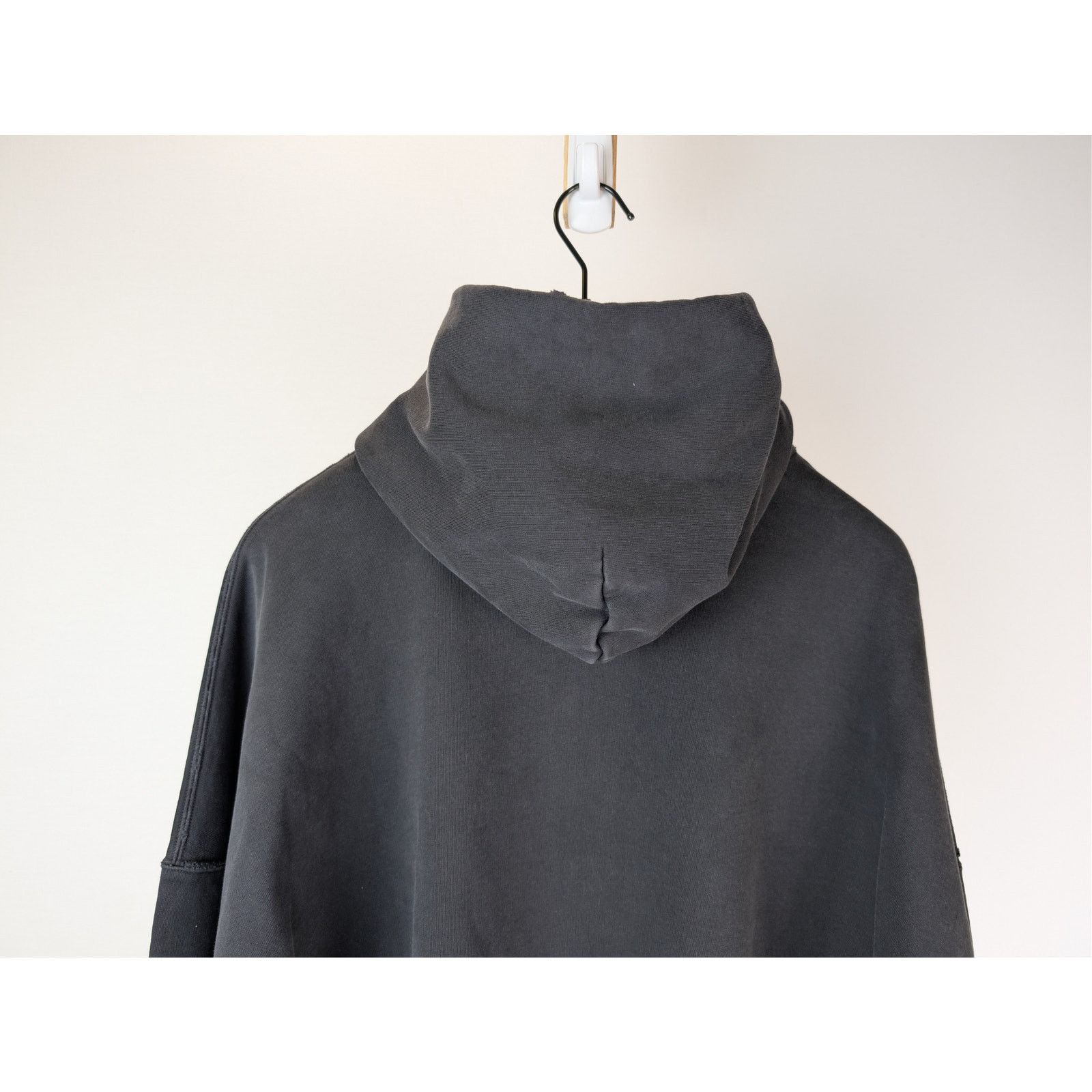 Balenciaga o1rshd1 Wavy Logo Large Fit Hoodie in Faded Wash Black Size US M / EU 48-50 / 2 - 11 Thumbnail