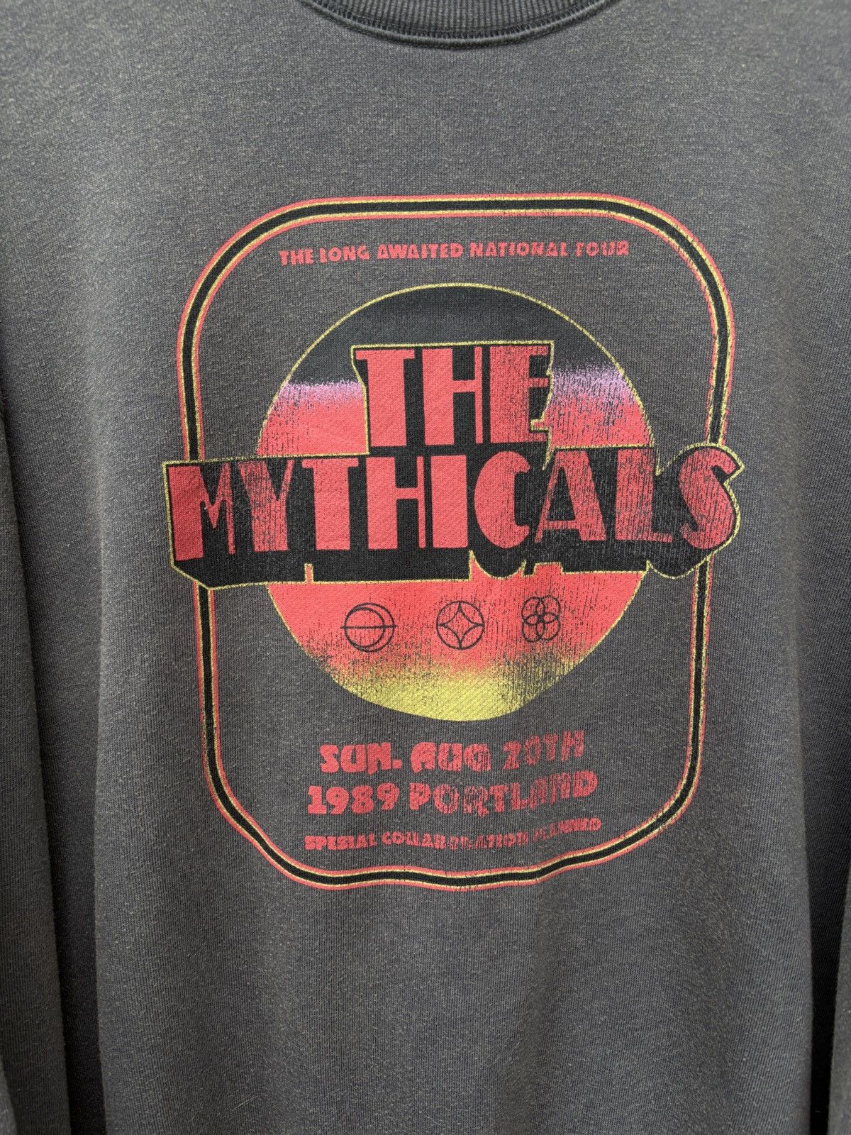 Japanese Brand × Vintage Vintage 80s Sun Faded Big Logo Baggy Sweatshirt Size US L / EU 52-54 / 3 - 3 Thumbnail