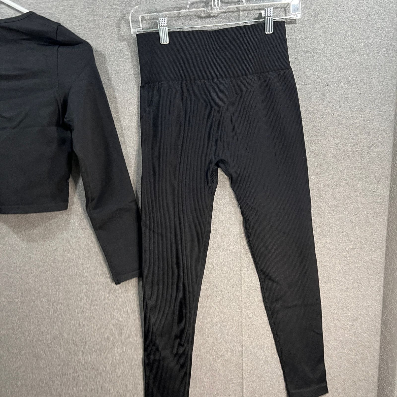 Other Workout 2 PC Crop Top Long Sleeve and Short Bottom Size M / US 6-8 / IT 42-44 - 11 Thumbnail