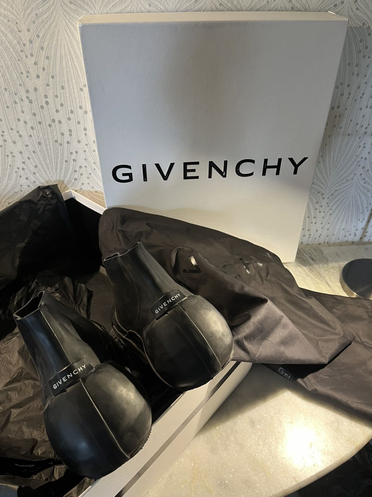 Givenchy Givenchey Show Low boot 9 Rain Rubber Size US 9 / EU 42 - 8 Thumbnail