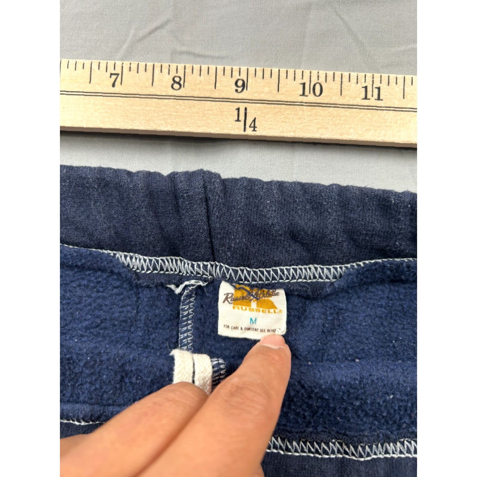 Russell Athletic VINTAGE Russell Athletic Sweatpants Men M Navy 70s 80s Sweatpants Gym & Training Pants Men Blues Regular Drawstring Waist Navy Blue Size US 31 - 3 Thumbnail