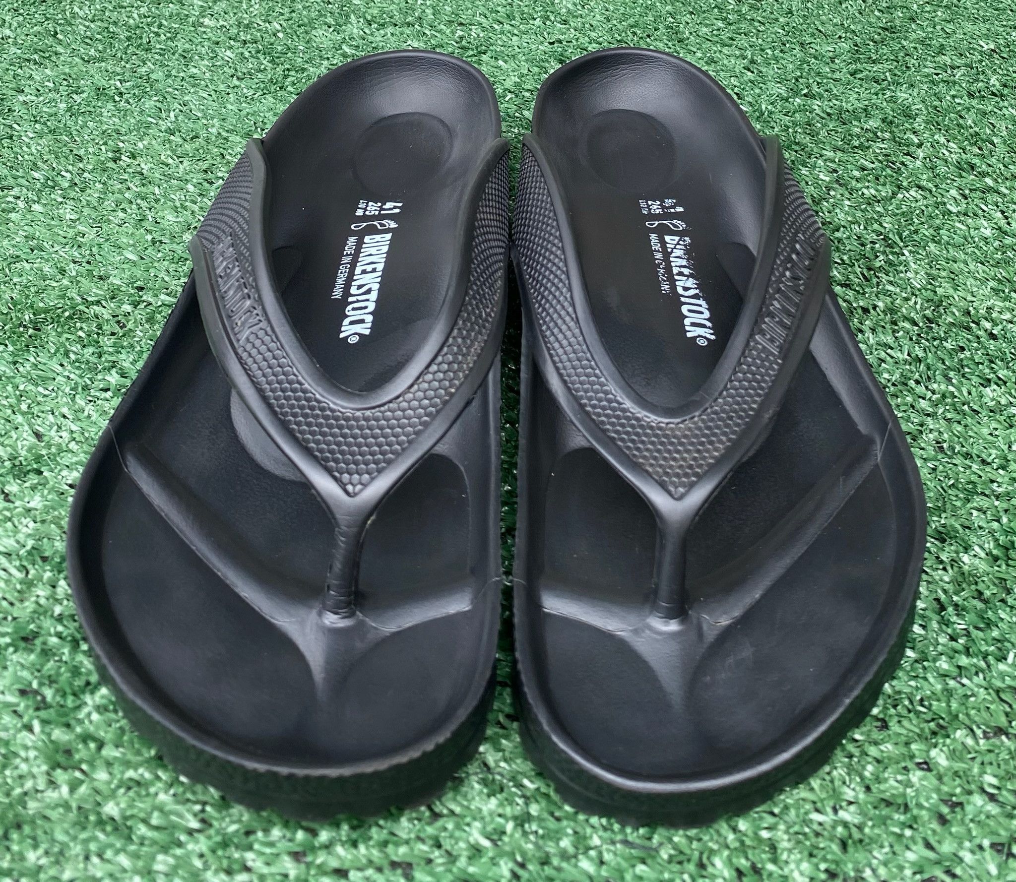 Birkenstock Birkenstock Honolulu Black Sandal Men’s 8 Women’s 10 Size US 8 / EU 41 - 2 Thumbnail