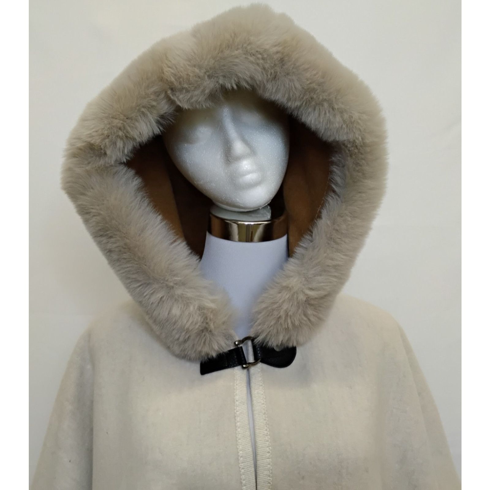 Rachel Zoe Rachel Zoe Poncho Women's One Size Beige/Ivory Faux Fur NWT Size L / US 10 / IT 46 - 4 Thumbnail