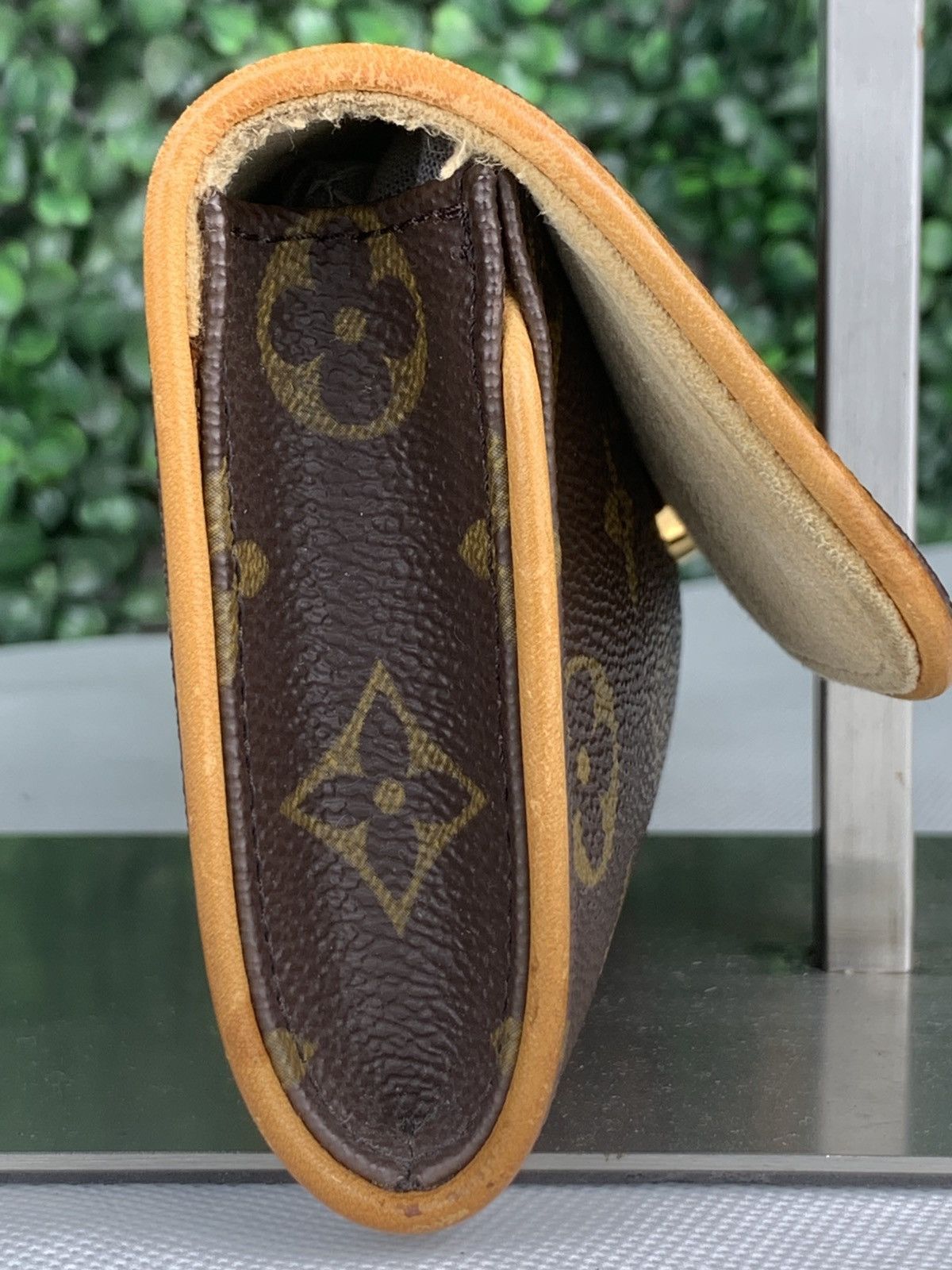 Louis Vuitton Louis Vuitton Pochette Twin PM Monogram Shoulder Bag. Size ONE SIZE - 9 Thumbnail
