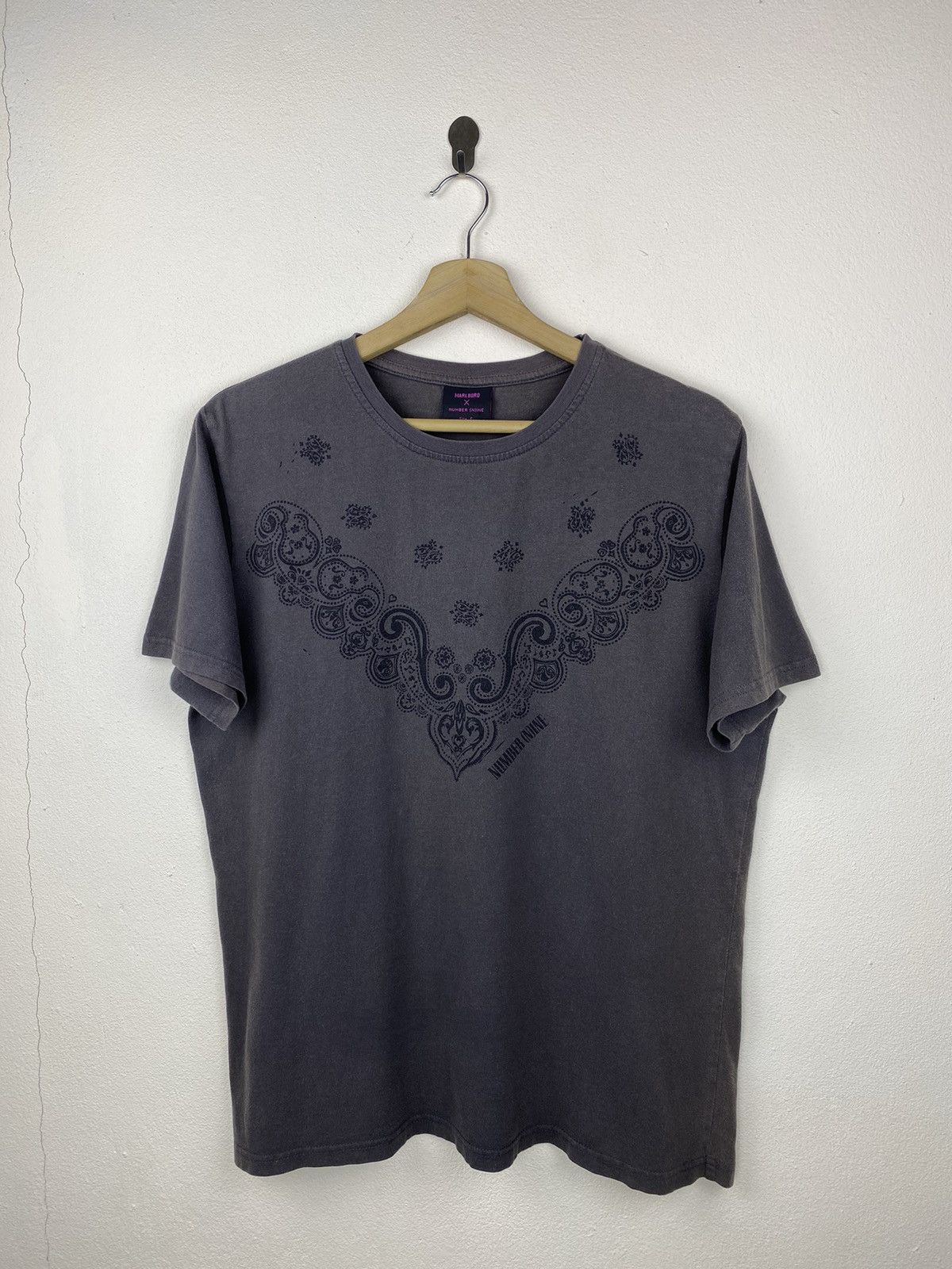 Number (N)ine Number (N)ine x Marlboro Paisley Art Motive Tshirt Size US L / EU 52-54 / 3 - 1 Thumbnail