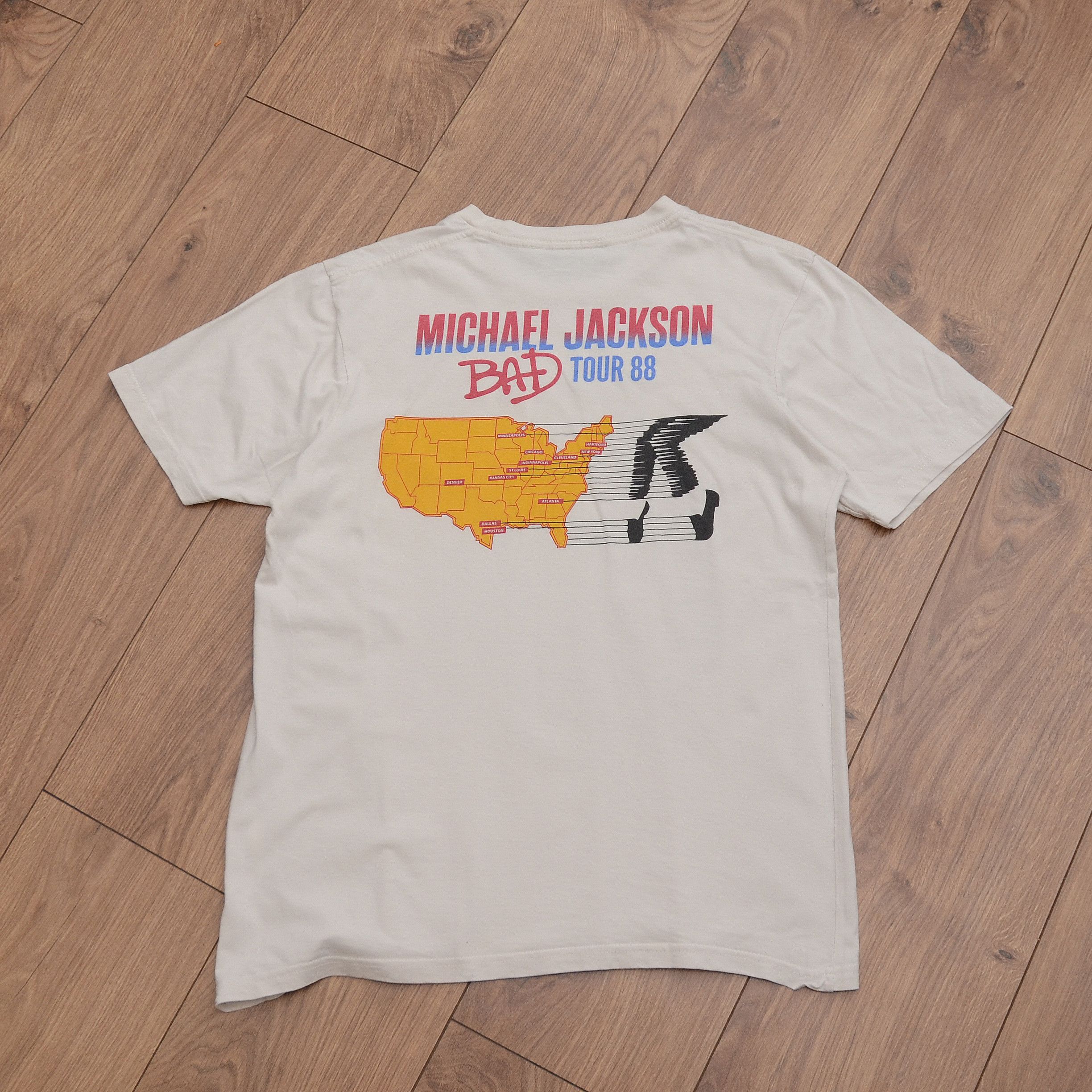 Band Tees Michael Jackson 1988 Bad Tour T-Shirt M Double Sided Unisex Size US M / EU 48-50 / 2 - 4 Thumbnail