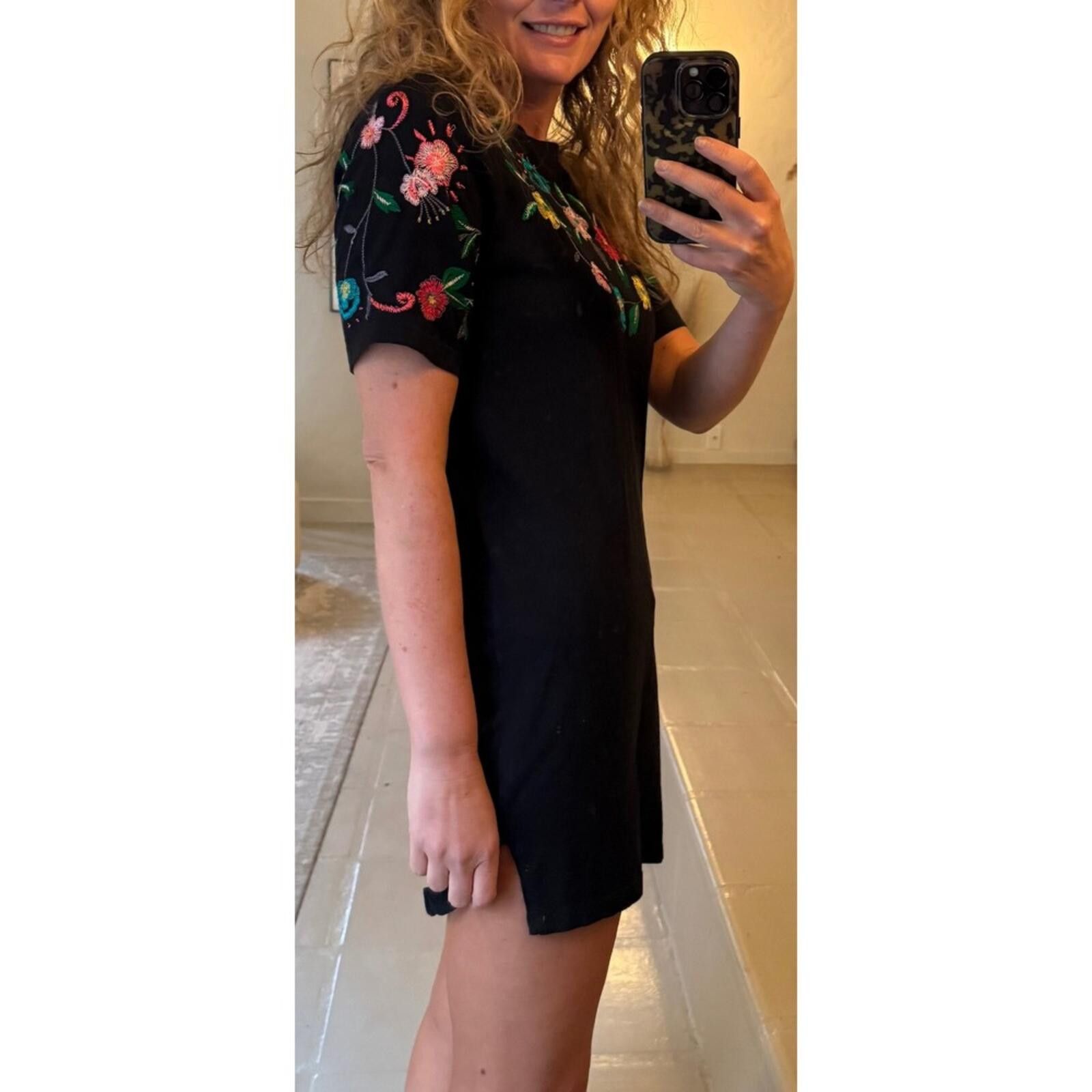 Asos ASOS Black Floral Embroidered T-Shirt Mini Dress 2 Size XS / US 0-2 / IT 36-38 - 2 Thumbnail
