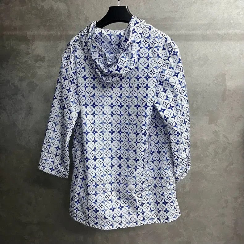 Louis Vuitton Louis Vuitton Blue Logo Print Hooded Jacket. Size US XS / EU 42 / 0 - 2 Thumbnail