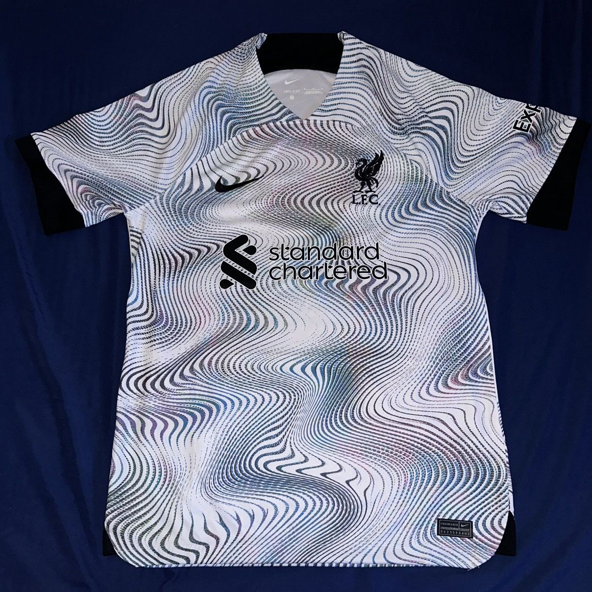 Nike Liverpool Jersey Size US M / EU 48-50 / 2 - 1 Thumbnail