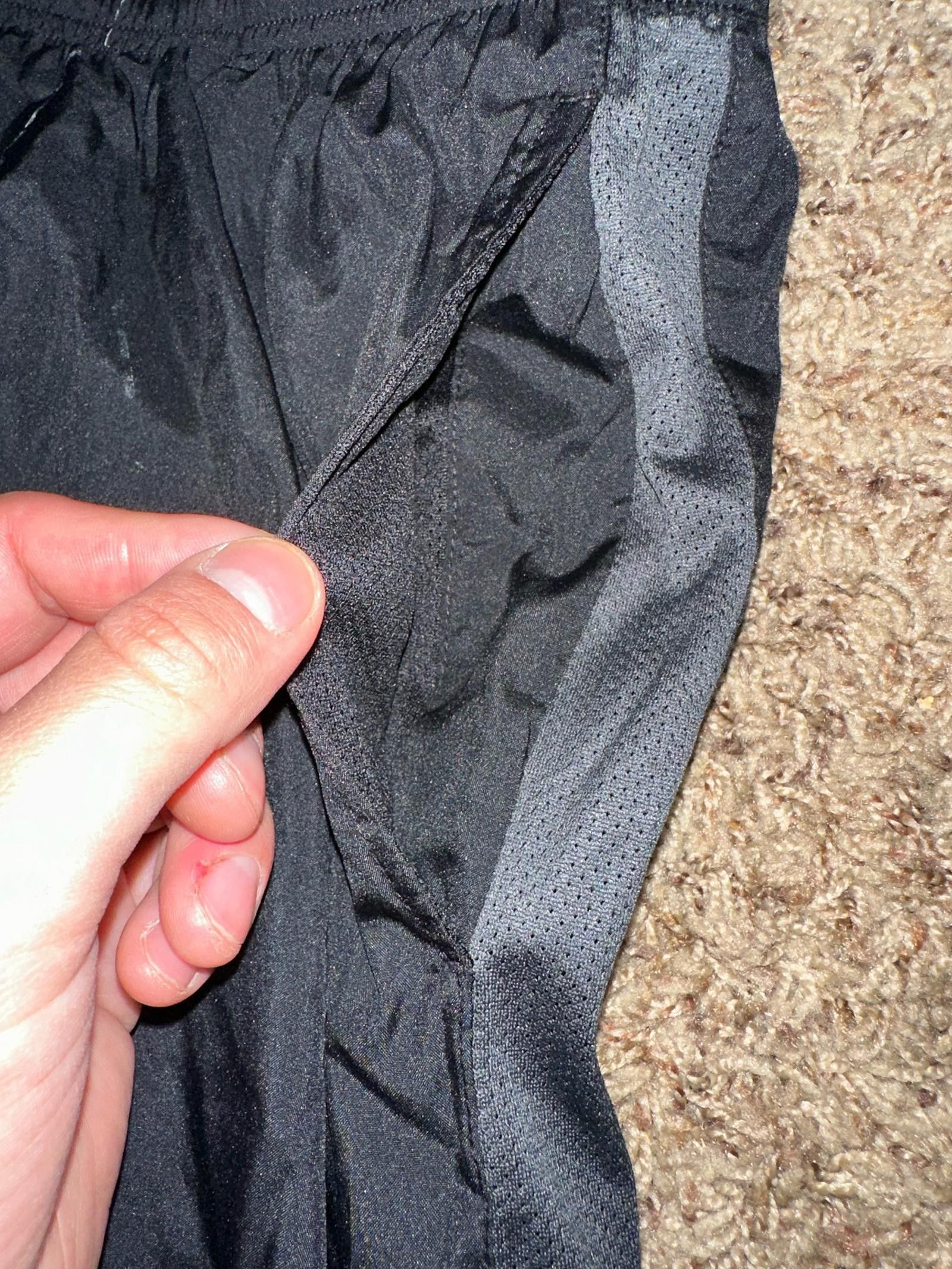 Nike Nike Men’s Challenger 8” Black Lined Running Shorts Size US 34 / EU 50 - 3 Thumbnail
