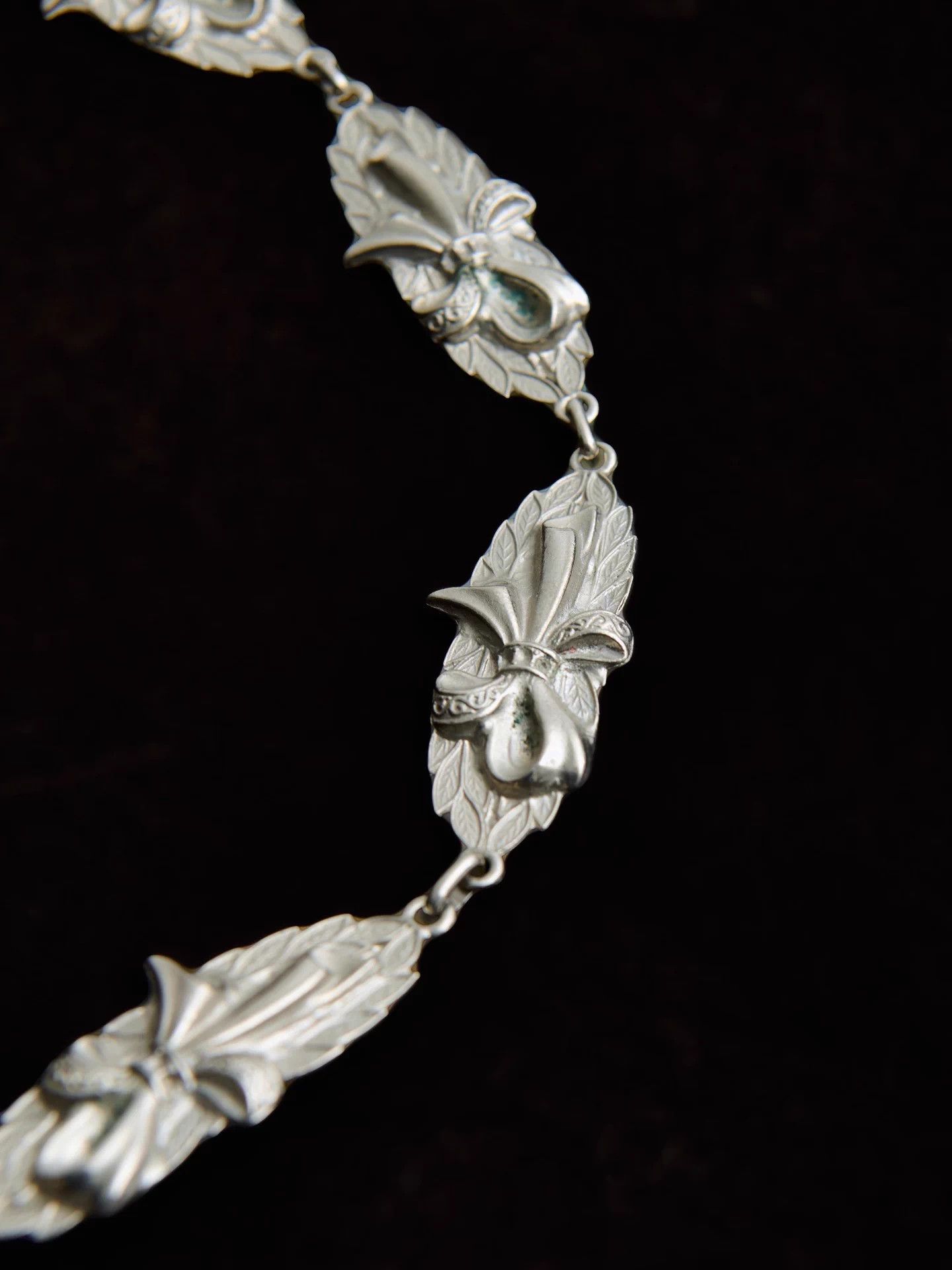 Vintage Vintage French Silver Repousse Floral Leaf Necklace Size ONE SIZE - 7 Thumbnail