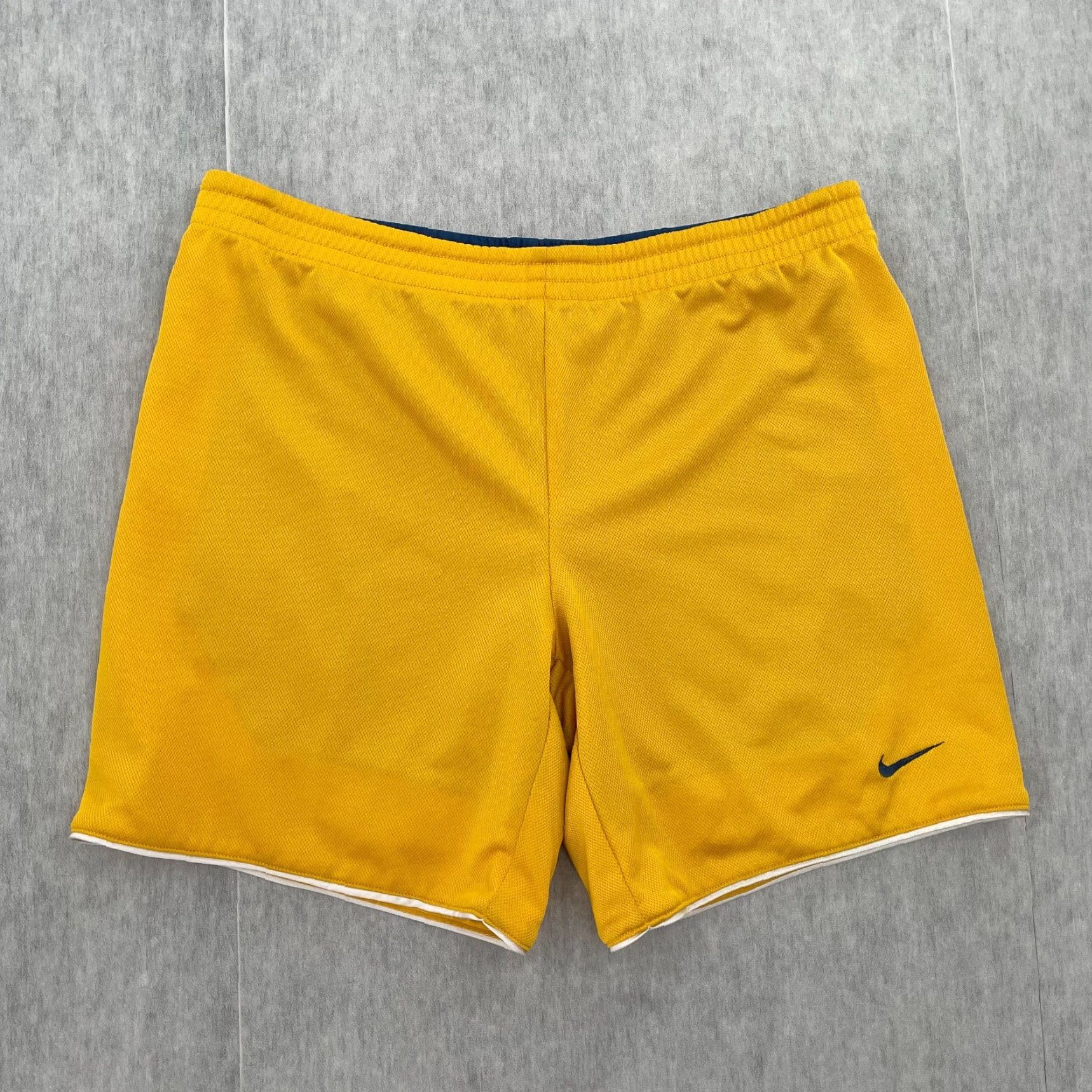 Nike VINTAGE Nike Shorts Adult Large Blue Yellow Reversible Stitched Logo Mens L Size US 33 - 3 Thumbnail