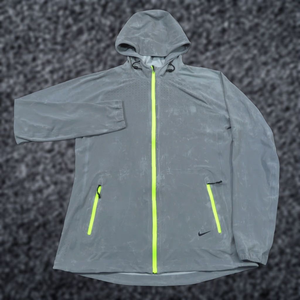 Nike Nike Jacket Women Medium Running Reflective Full Zip Hoodie HiVis 3M Flash Winds? Size M / US 6-8 / IT 42-44 - 1 Thumbnail