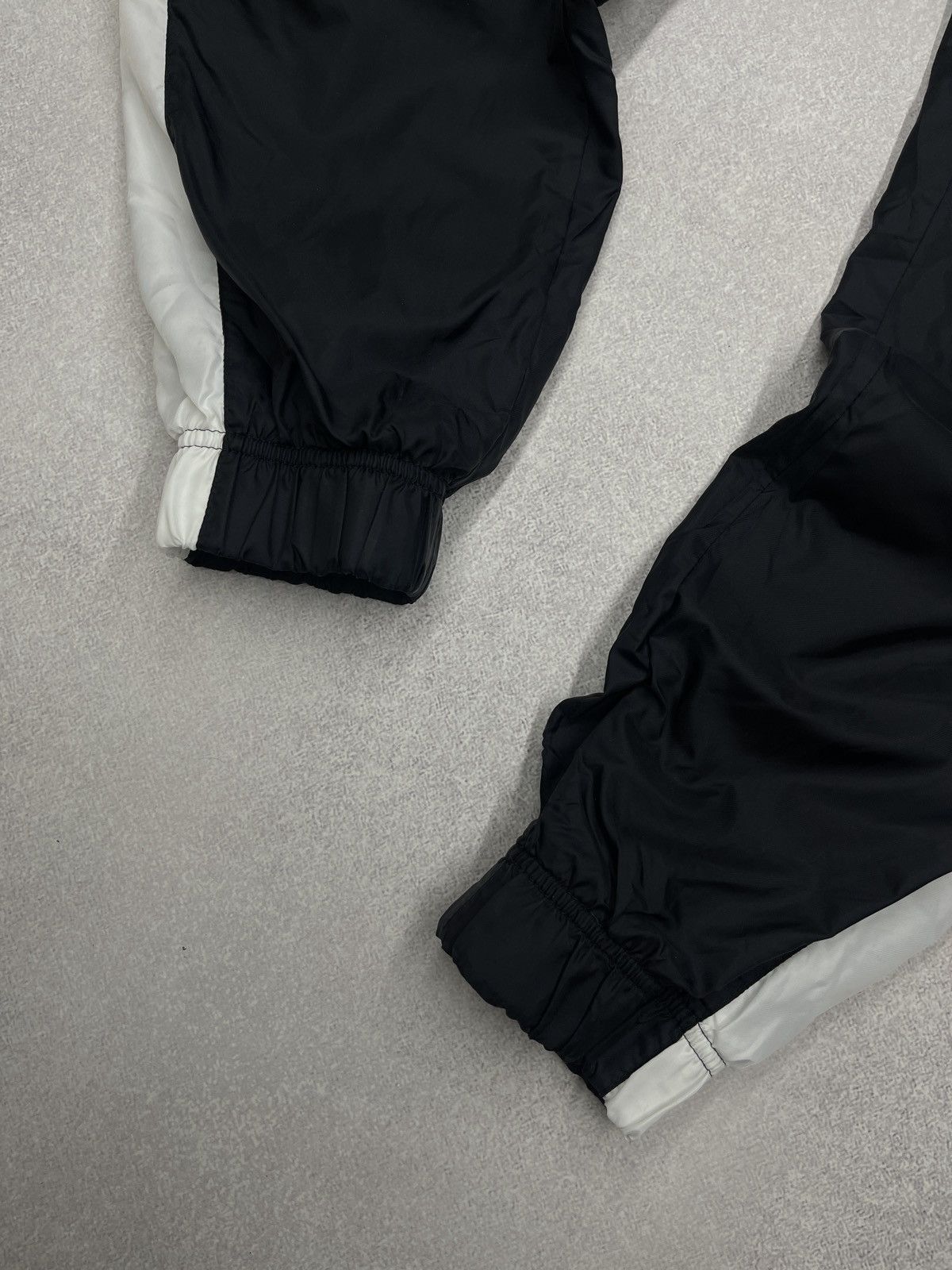 Nike Mens Nike Nylon Black Sweatpants Drill Y2K TECH ACG Size M Size US 32 / EU 48 - 7 Thumbnail