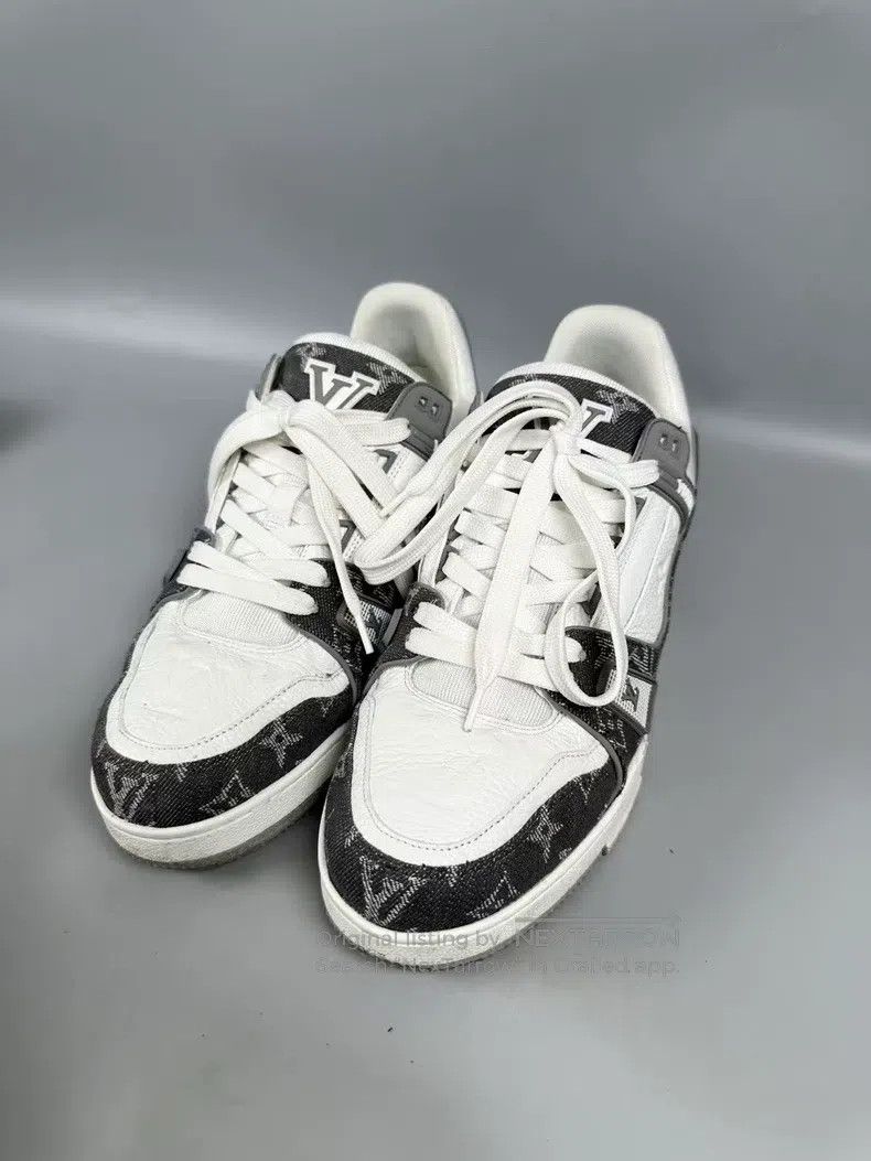 Louis Vuitton Louis Vuitton White & Grey 'LV Sneaker' | Grailed