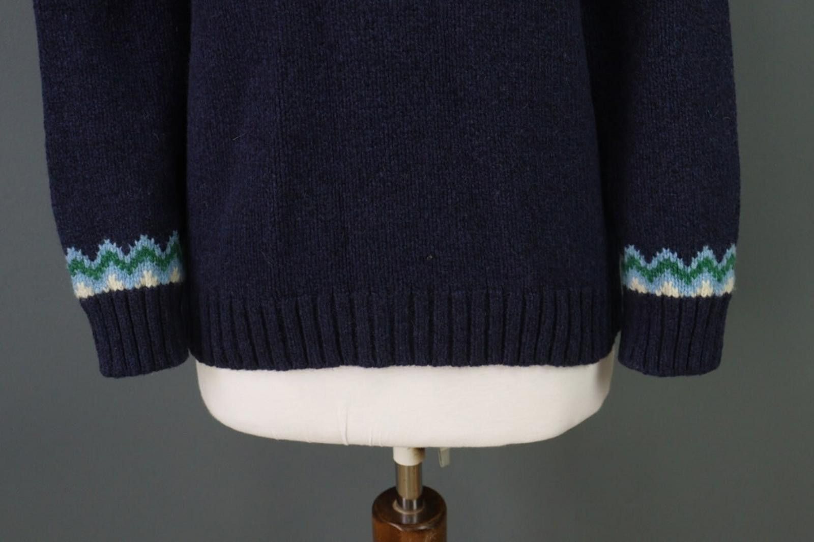 L.L. Bean L.L.Bean Navy Geometric 100% Wool Crew Neck Sweater Size M Size M / US 6-8 / IT 42-44 - 3 Thumbnail