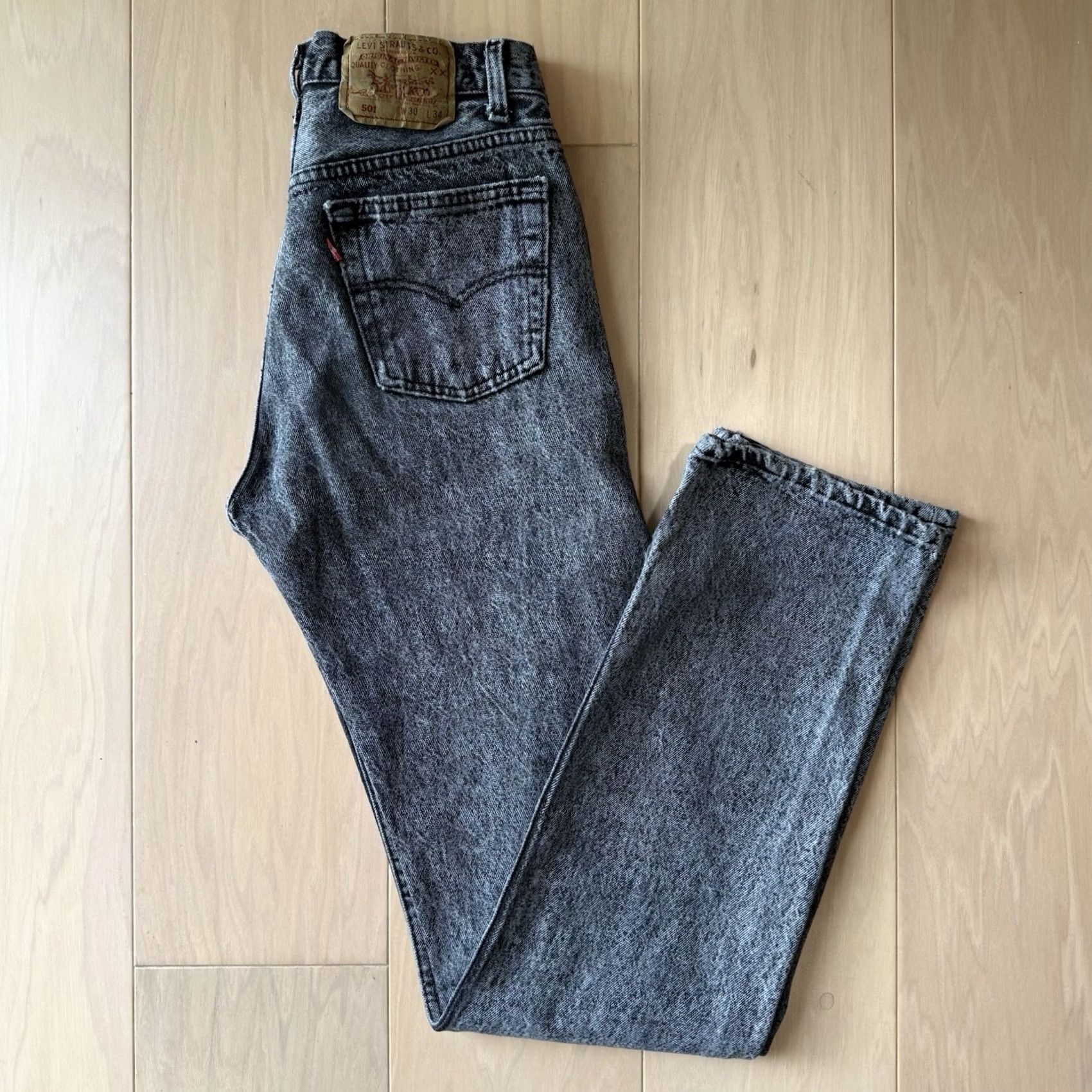 Levi's VINTAGE Levis 501 Jeans 29 Black 80s Denim Workwear USA Mens Size US 29 - 2 Thumbnail