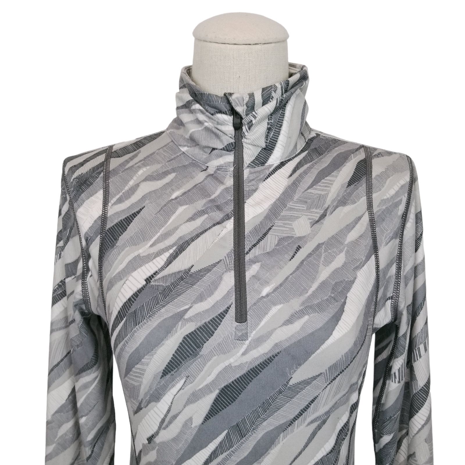 Other Lole Gray Print Quarter Zip Long Sleeve Shirt Sz Extra Small Size XS / US 0-2 / IT 36-38 - 2 Thumbnail