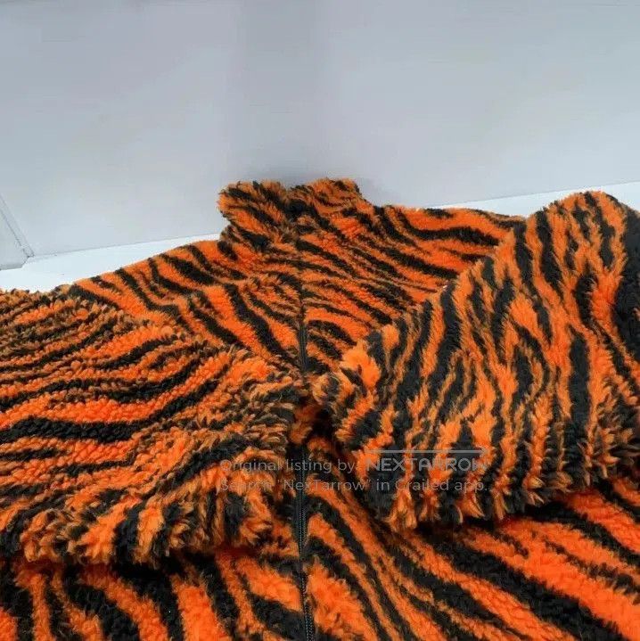 Balenciaga Balenciaga Tiger Print Zip-Up Jacket for Men. Size US L / EU 52-54 / 3 - 8 Thumbnail
