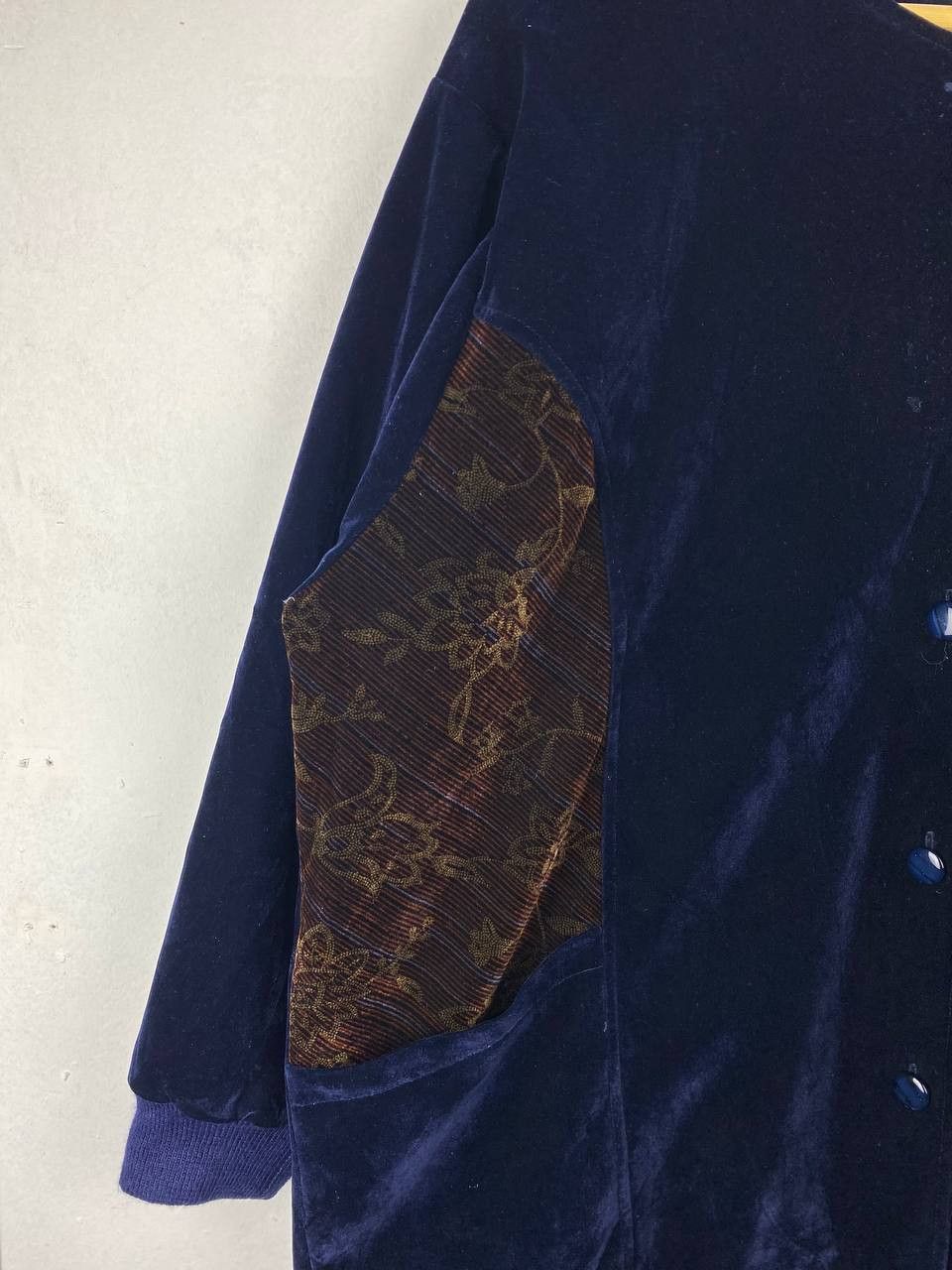 Japanese Brand japanese brand velvet jacket sherpa lining nice design Size US L / EU 52-54 / 3 - 3 Thumbnail