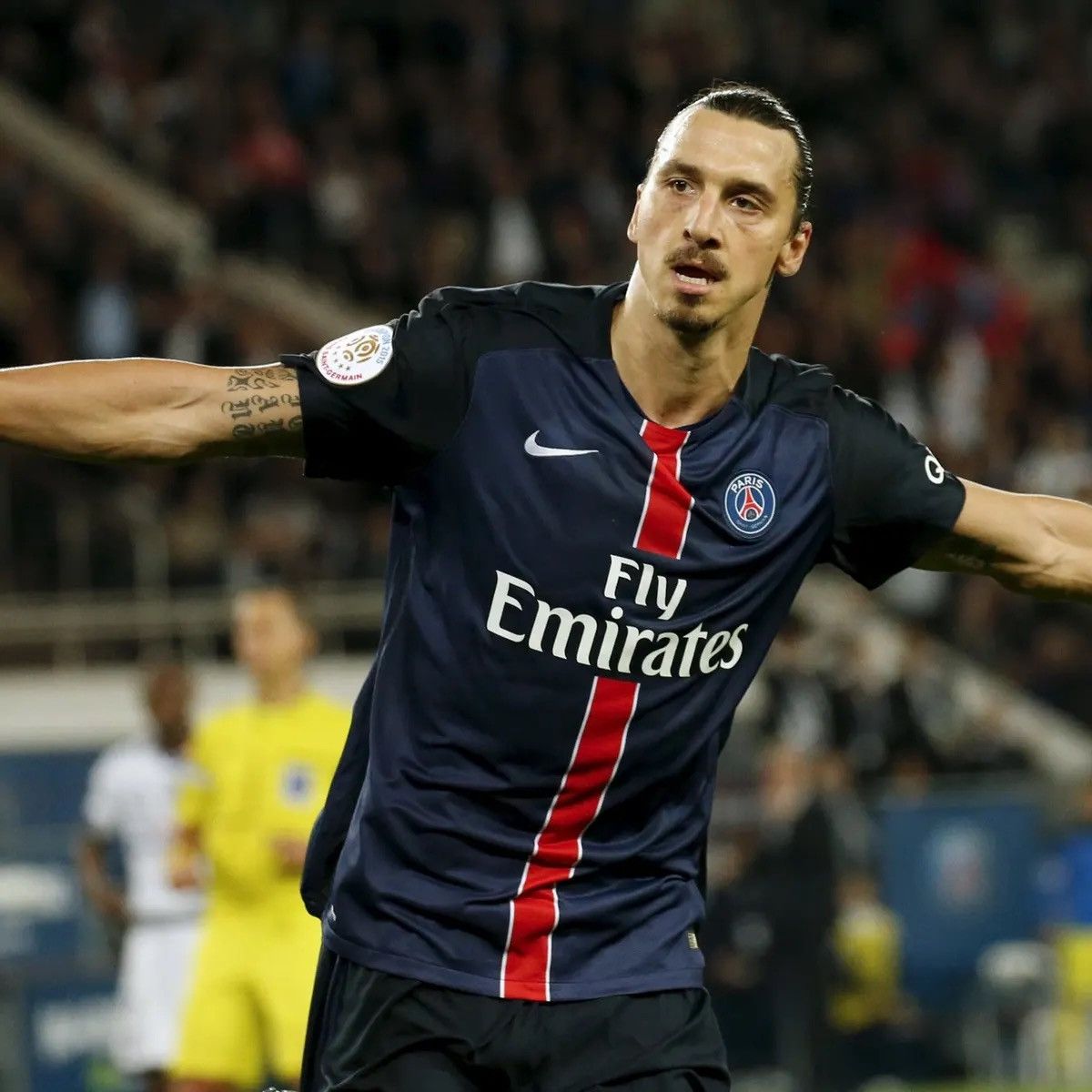 Nike #10 Ibrahimovic Paris Saint-Germain 2014/15 Football Shirt Size US S / EU 44-46 / 1 - 3 Thumbnail