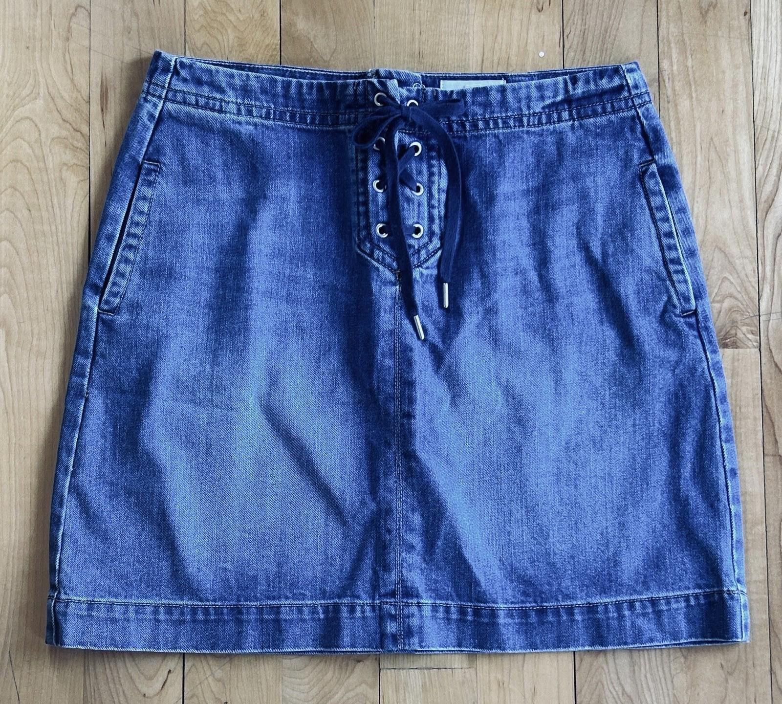 Ann Taylor Ann Taylor Loft Denim Jean Lace Up Mini Skirt 100 % Cotton Size 30" / US 8 / IT 44 - 2 Thumbnail