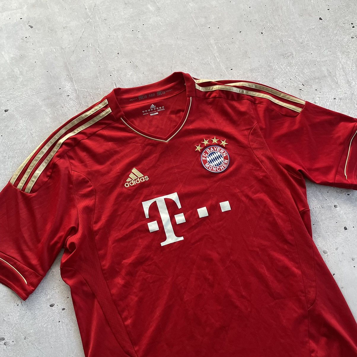 Vintage Vintage Bayern Munchen FC T-Mobile Adidas Size US L / EU 52-54 / 3 - 4 Thumbnail
