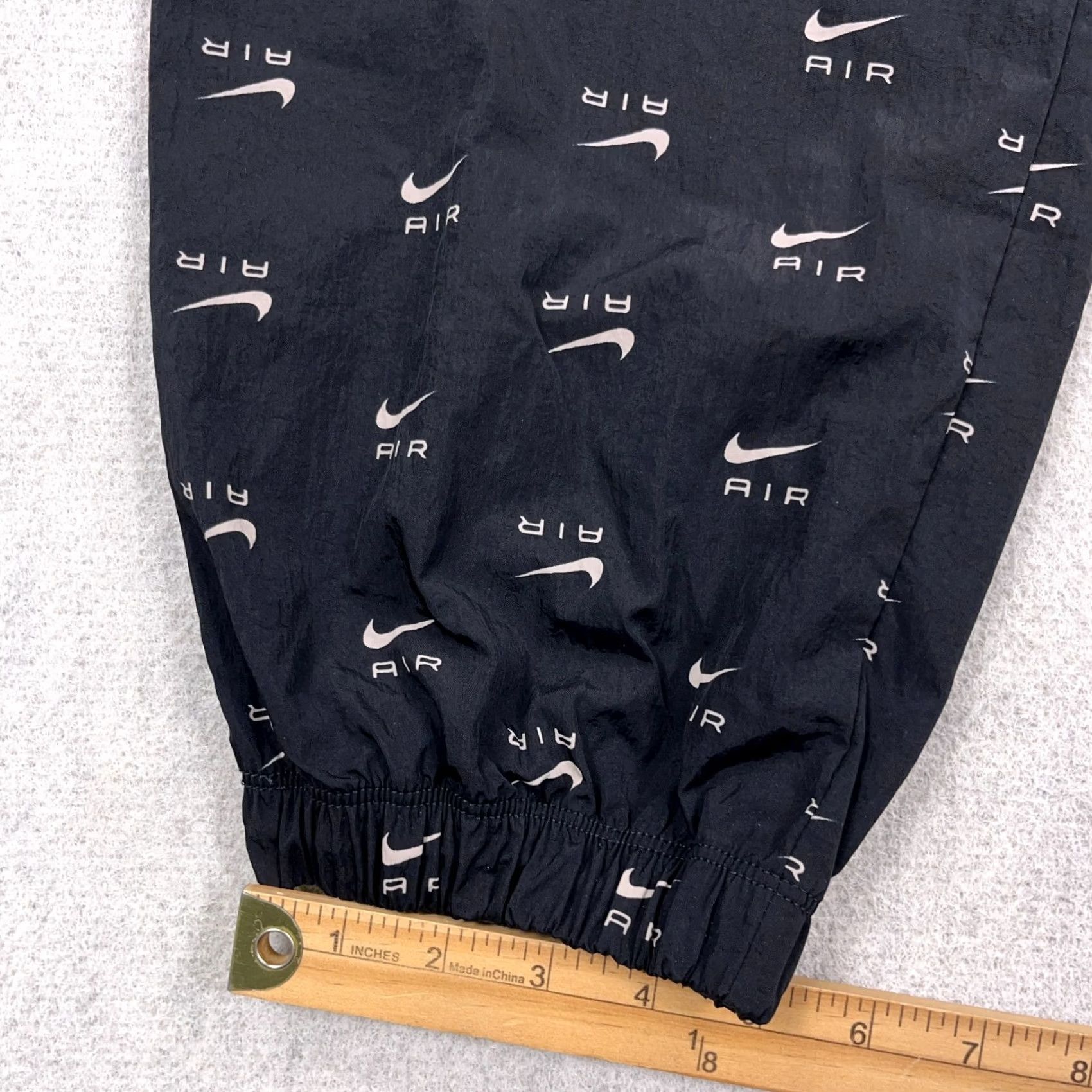 Nike VINTAGE Nike Pants Men XL Black Track Suit Windbreakers Unlined Baggy Tapered AOP Size 46R - 4 Thumbnail