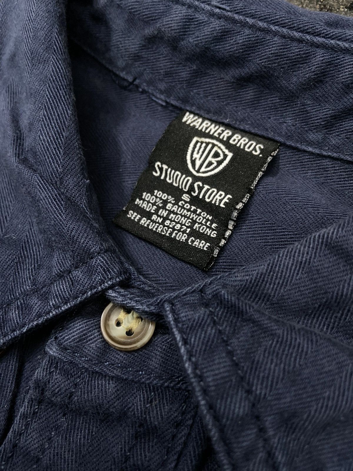 Designer × Vintage × Warner Bros Vintage Warner Bros Shirts Button Up Size US S / EU 44-46 / 1 - 4 Thumbnail