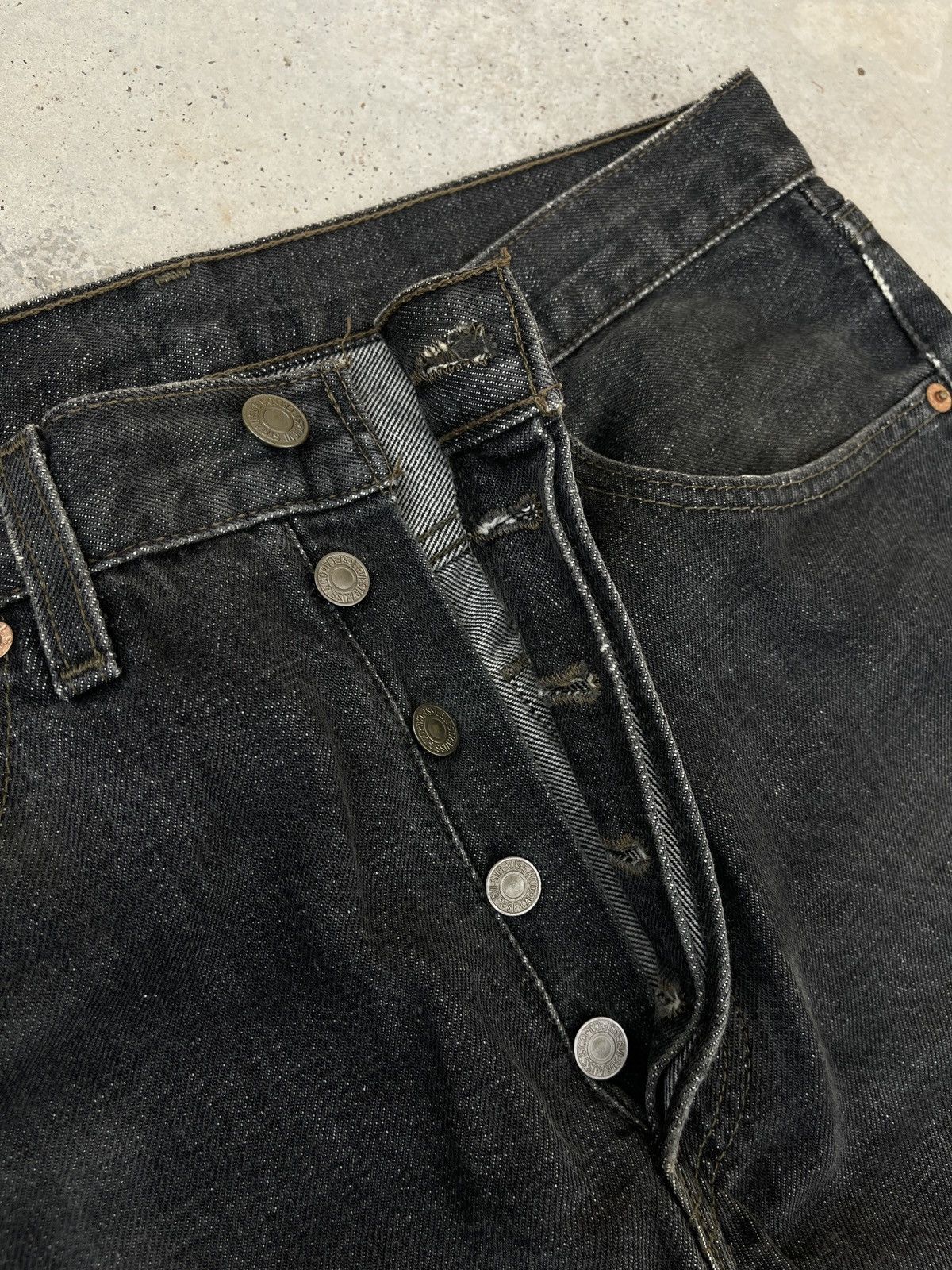 Levi's × Vintage Vintage 90s Levis 501 Faded Distressed Black Jeans Size US 31 - 6 Thumbnail