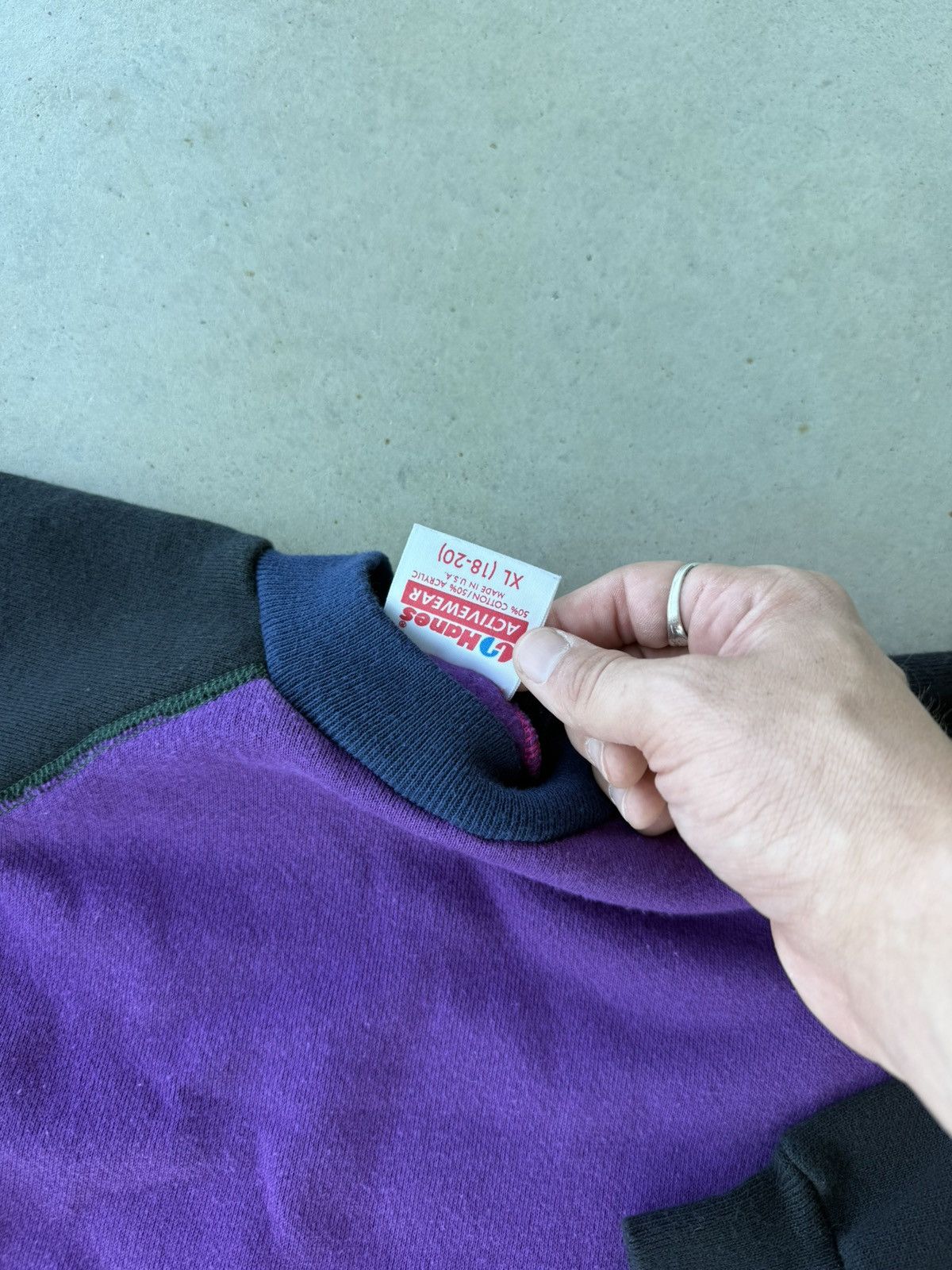 Vintage Vintage 1980s Two Tone Purple & Black Crewneck Size US M / EU 48-50 / 2 - 4 Thumbnail