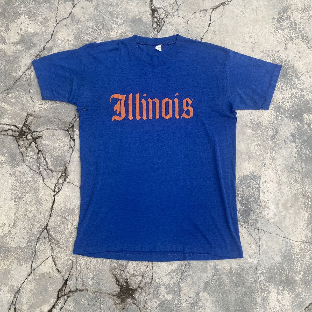Vintage 1980s Distressed ILLINOIS Paperthin tee Size US L / EU 52-54 / 3 - 1 Thumbnail