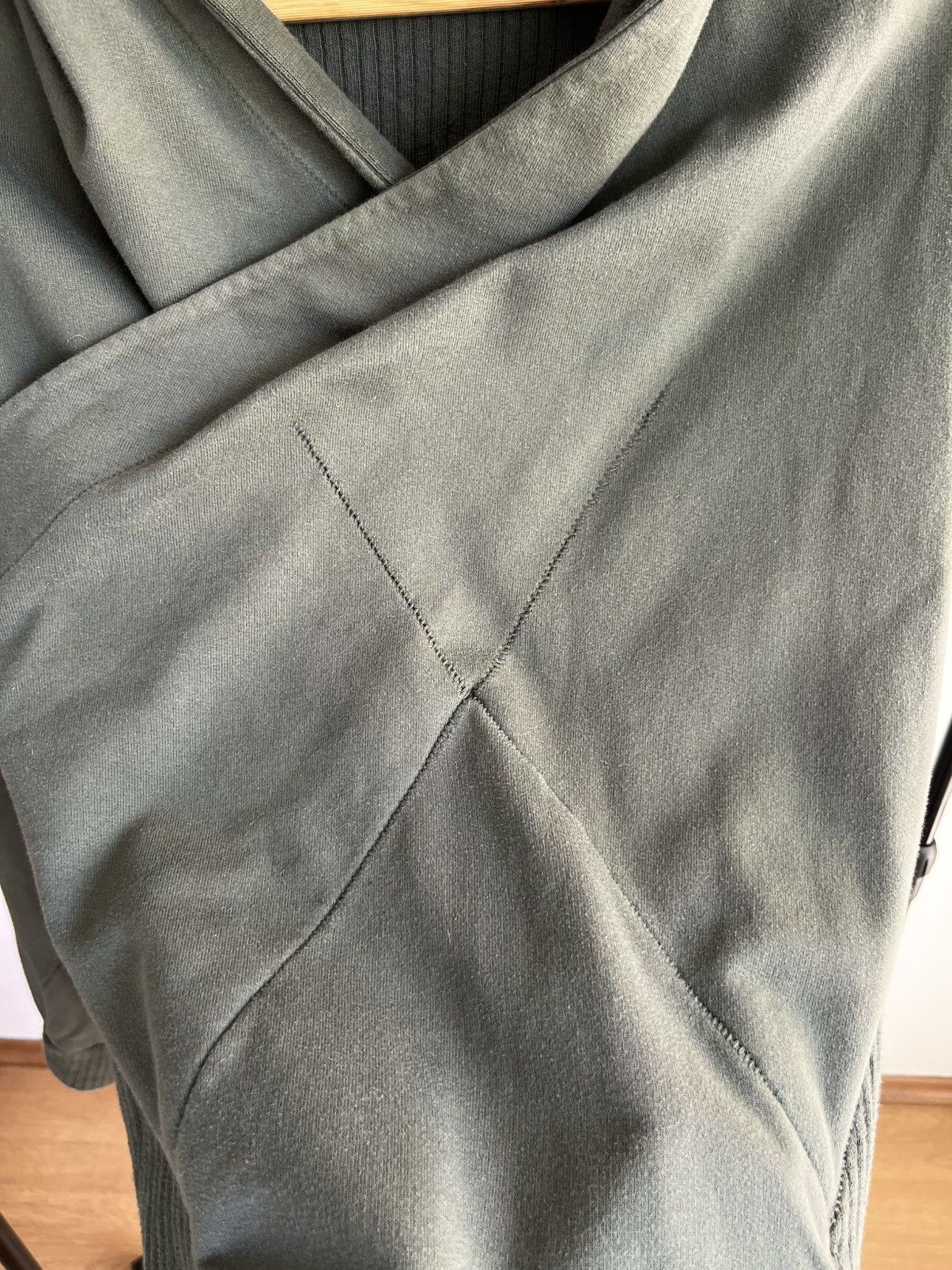 Boris Bidjan Saberi Archive Boris Bidjan Saberi AW12 scar draped cowl hoodie Size US M / EU 48-50 / 2 - 13 Thumbnail