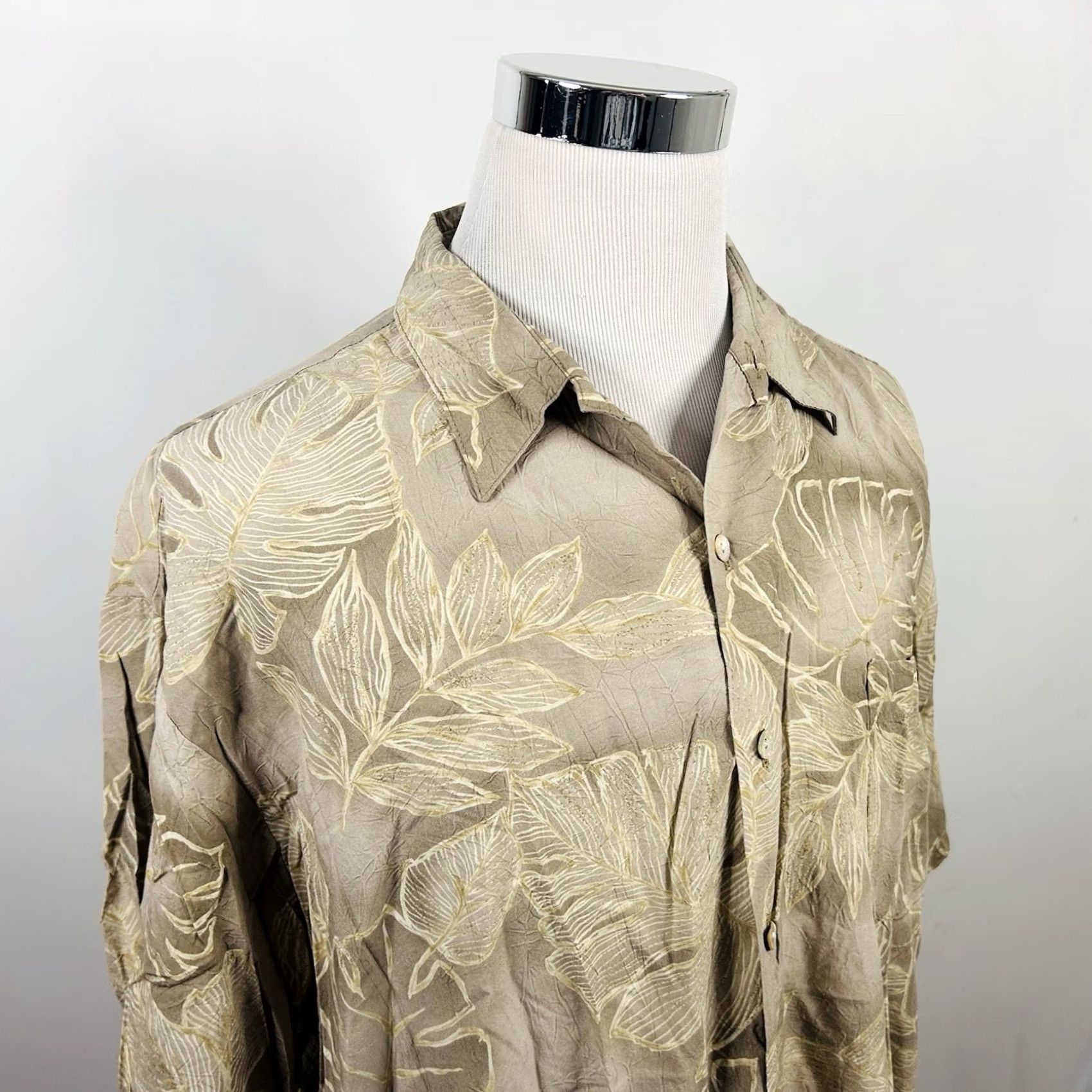 Tori Richard Tori Richard 2XL Hawaiian Aloha Shirt Beige Floral 100% Viscose USA Made Size US XXL / EU 58 / 5 - 2 Thumbnail