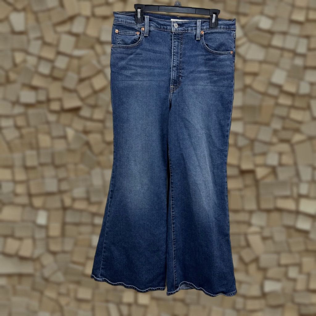 Levi's Levis Women Ribcage Bell Bottom Flared Extra High Rise Medium Wash Denim Jean 32 Size 24" / US 00 / IT 34 - 1 Thumbnail