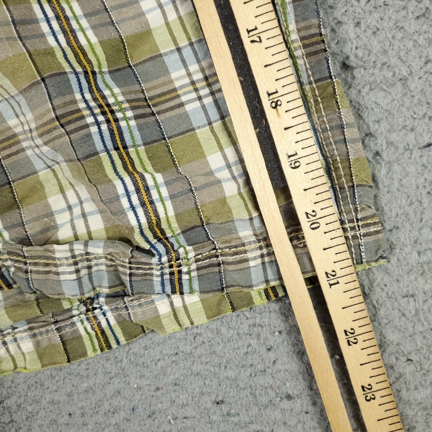Tommy Bahama VINTAGE Tommy Bahama Shorts Mens Size 40 Flat Front Chino Plaid Green Cotton Blend Size US 34 / EU 50 - 5 Thumbnail