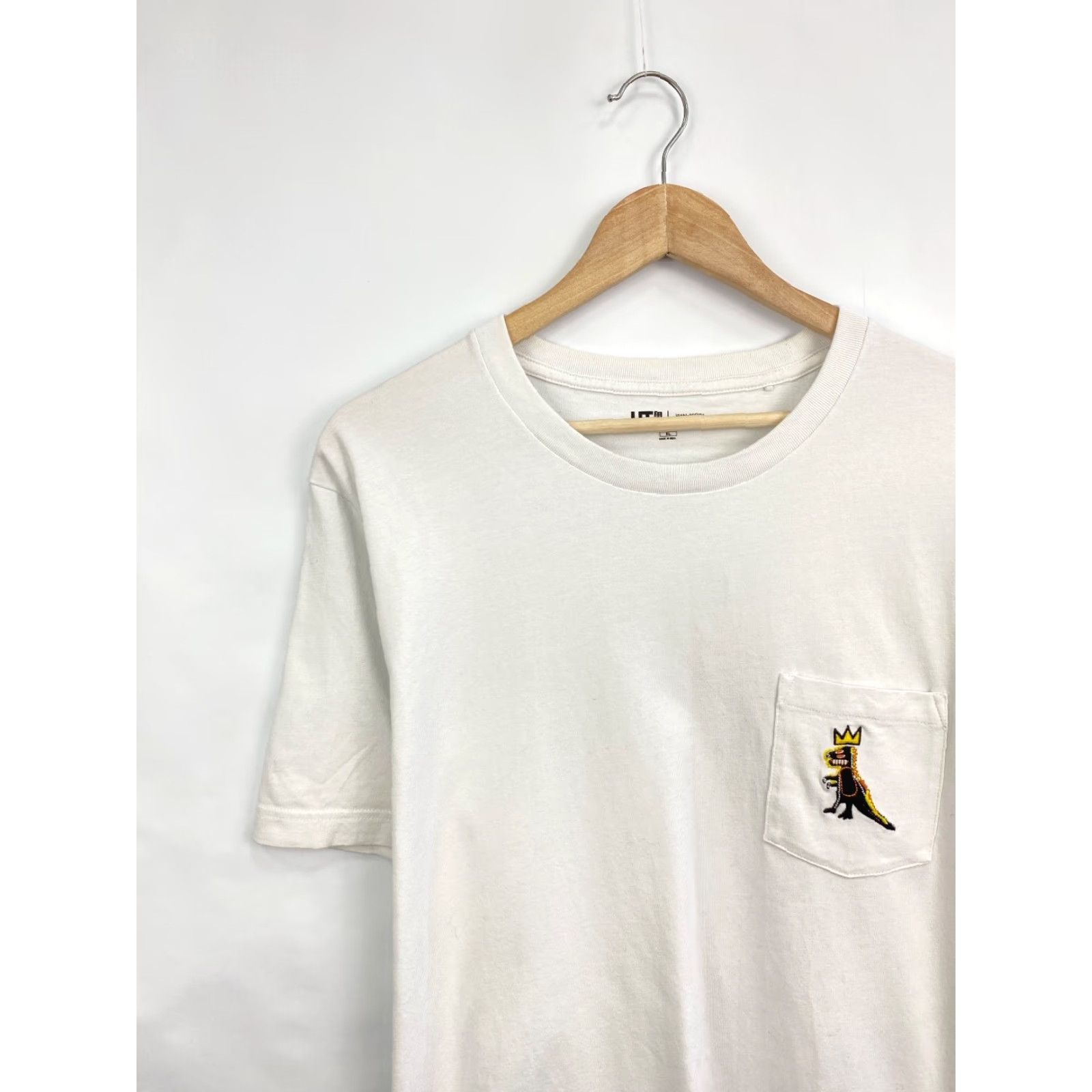 Uniqlo Y2K Uniqlo Jean Michel Basquiat Art Rare Retro T-Shirt Hype XL White Mens T-Shirt Retro Basquiat Art XL White Size US XL / EU 56 / 4 - 4 Thumbnail