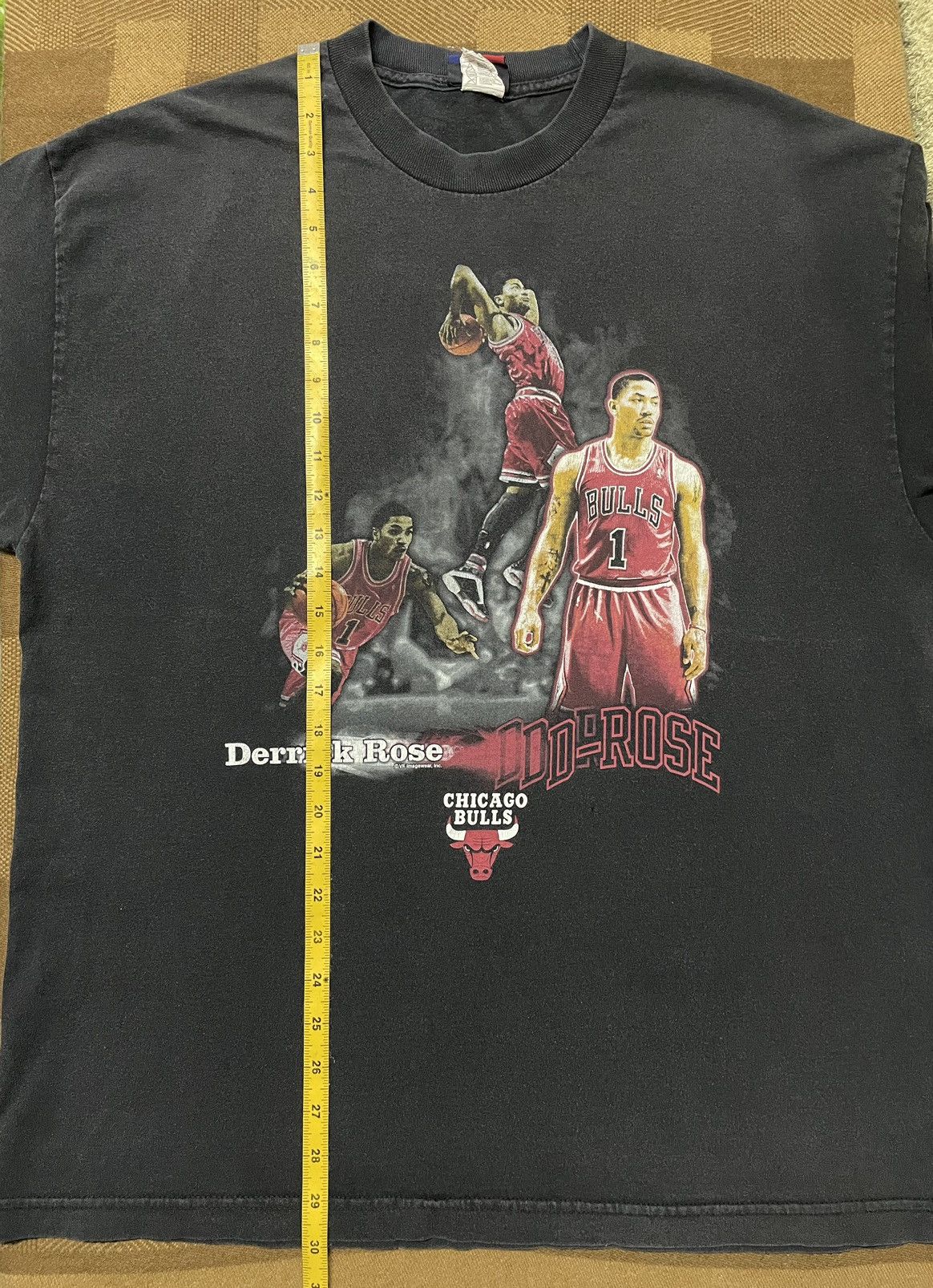 NBA × Vintage Vintage Chicago Bulls Derrick Rose T-Shirt. Size US XL / EU 56 / 4 - 11 Thumbnail