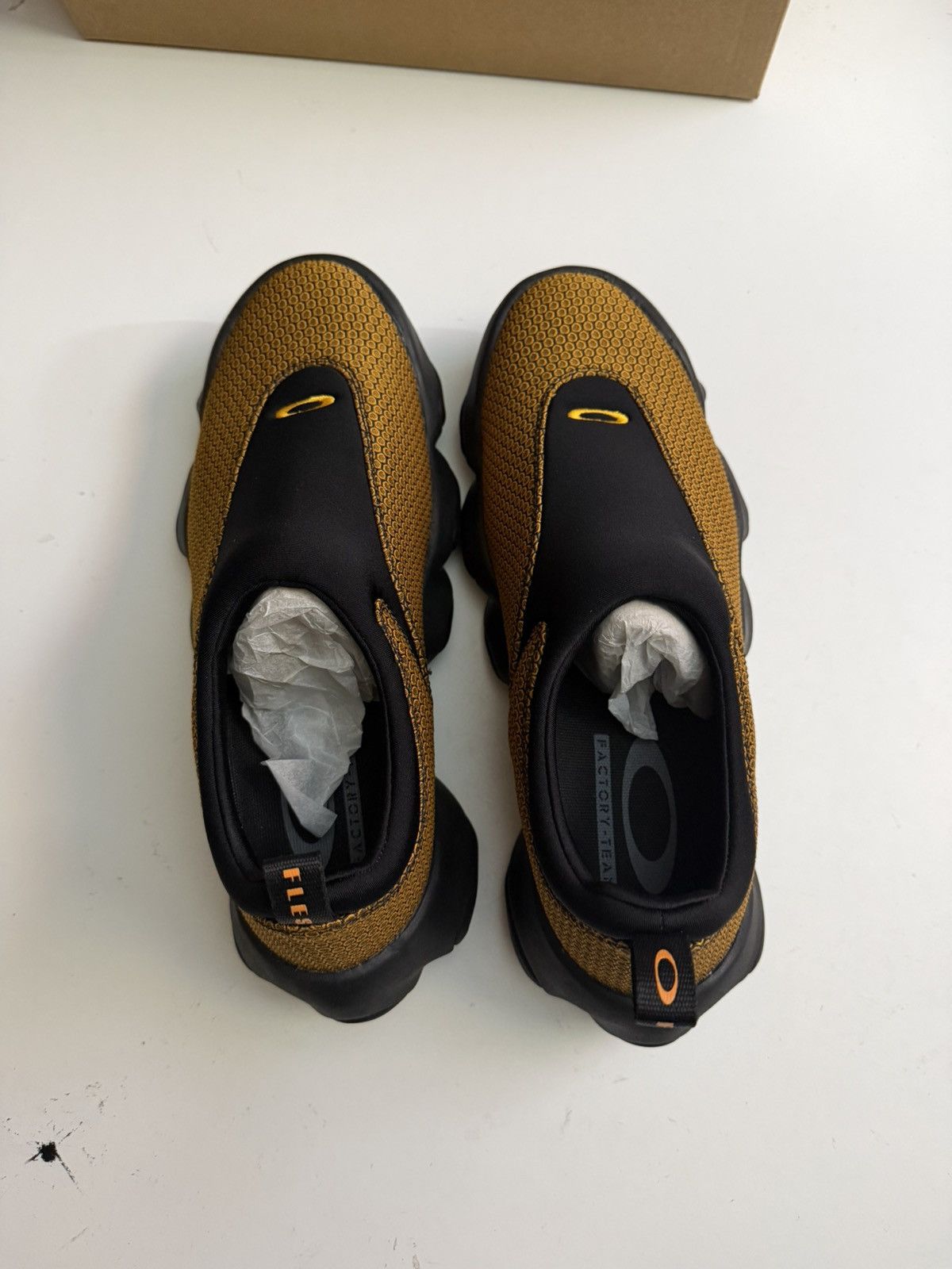 Brain Dead × Oakley Oakley x brain dead factory team flesh Size US 12.5 / EU 45-46 - 3 Thumbnail