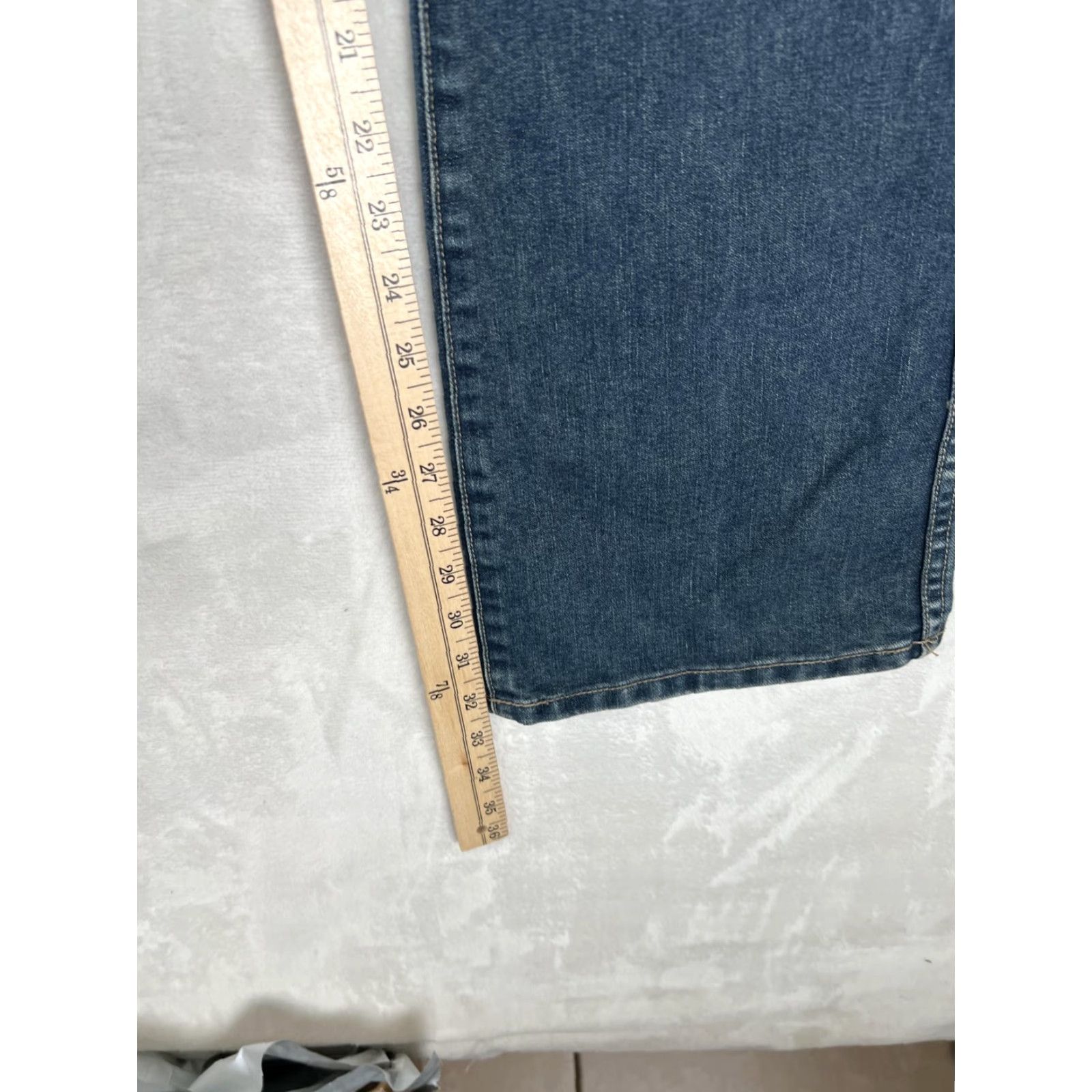 Hurley VINTAGE Hurley Jeans Women's 7 Medium Blue Bootcut Denim Mid Rise 32in Inseam 5-Pocket Womens Jeans Size 28" / US 6 / IT 42 - 3 Thumbnail