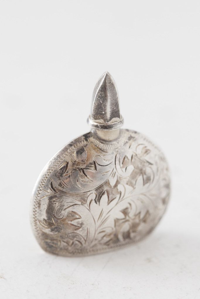 Vintage Vintage silver perfume flask Size ONE SIZE - 2 Thumbnail